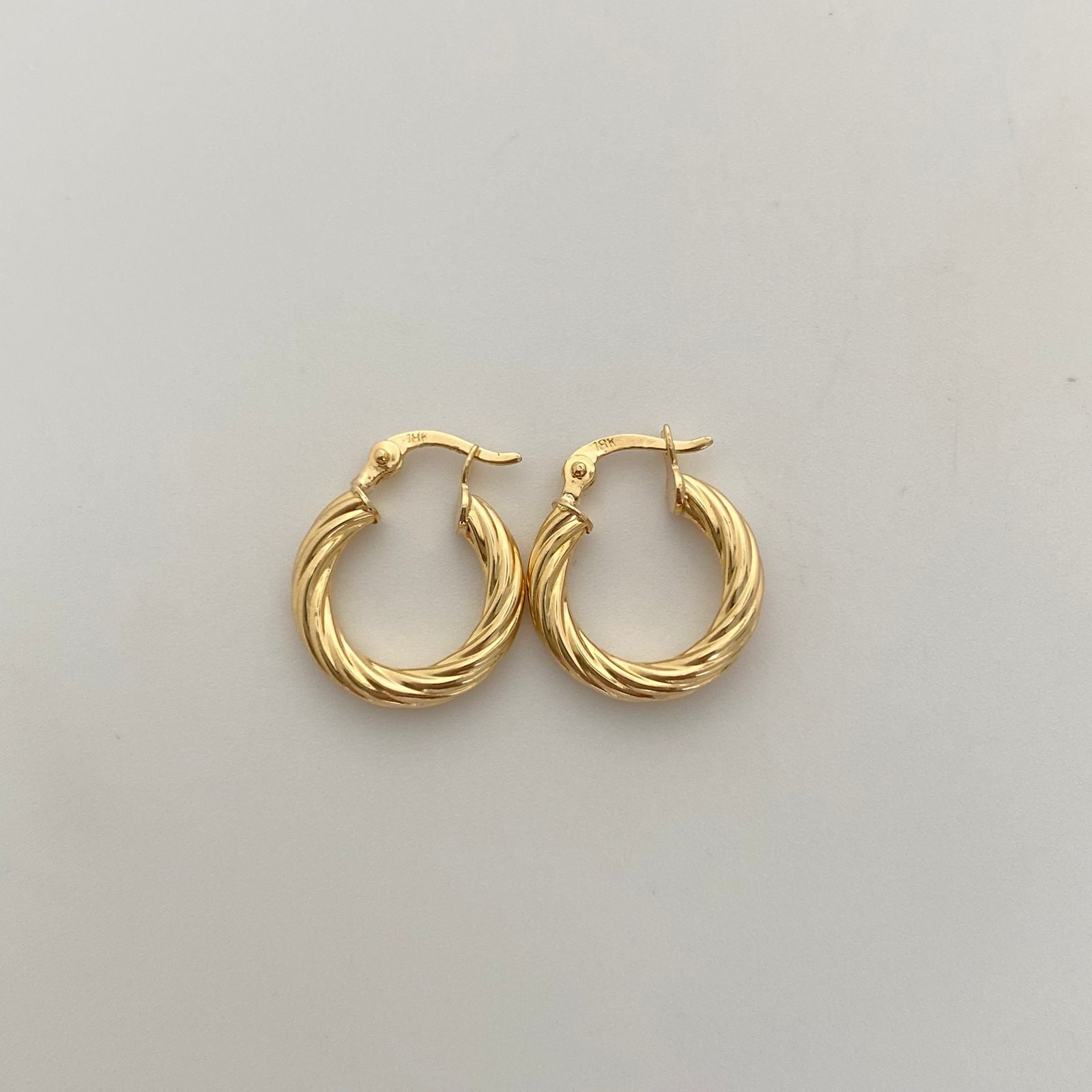 Candonga Entorchada Oro amarillo 18k 1,55 Gr / 1,6 Cm