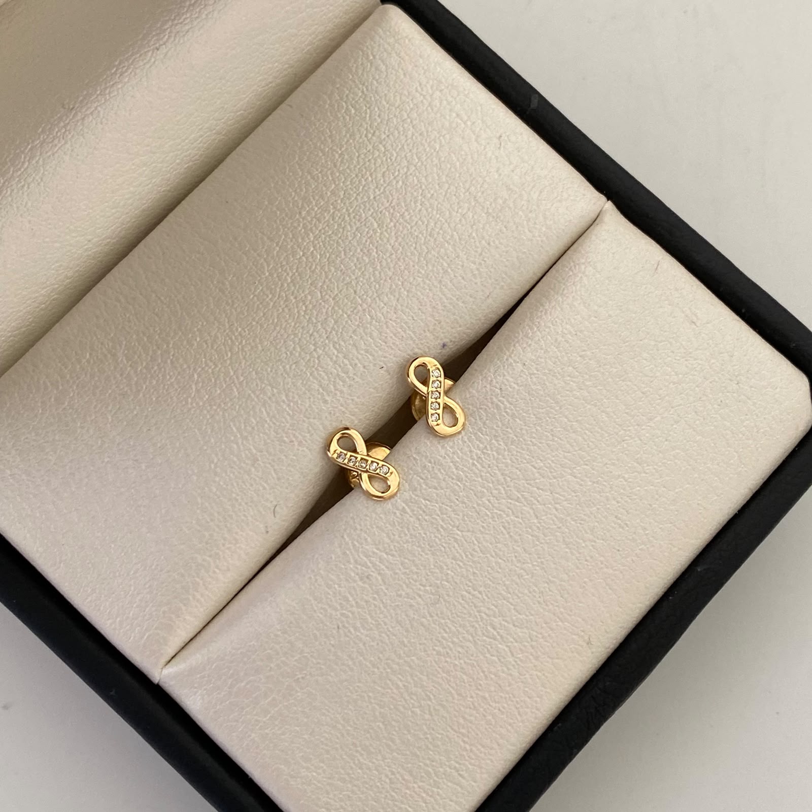 Topos Infinito Casting Oro amarillo 18k 0,75 Gr / 8,1 mm