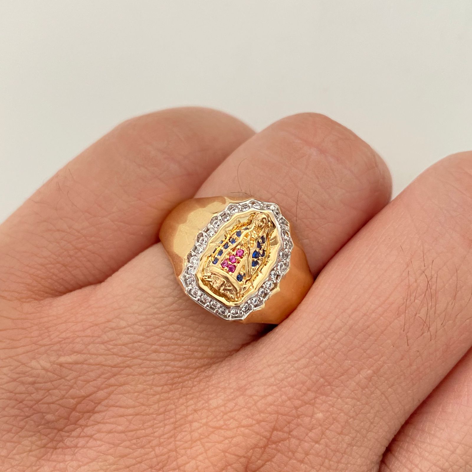 Anillo Virgen de Guadalupe Casting Oro amarillo 18k / Talla 7 1/2 / 4,75 Gr / 4,4 mm