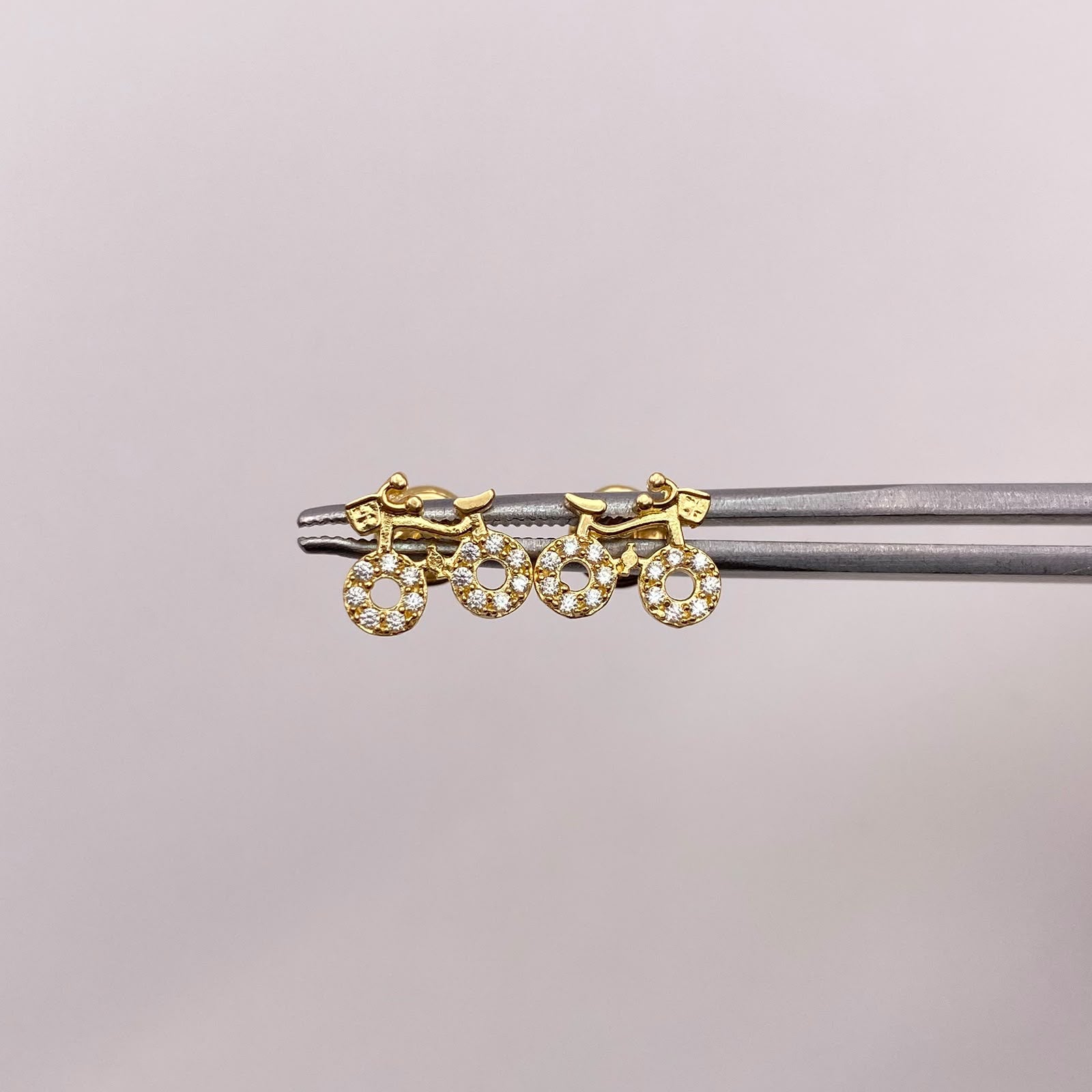 Topos Bicicletas circones blancos Oro amarillo 18k 1,25 Gr / 9,6 mm