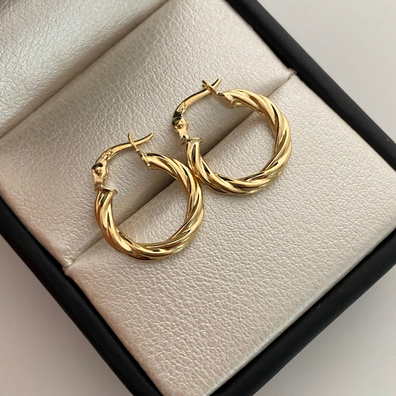 Candonga entorchada Oro amarillo 18k 1,25 Gr / 1,5 Cm
