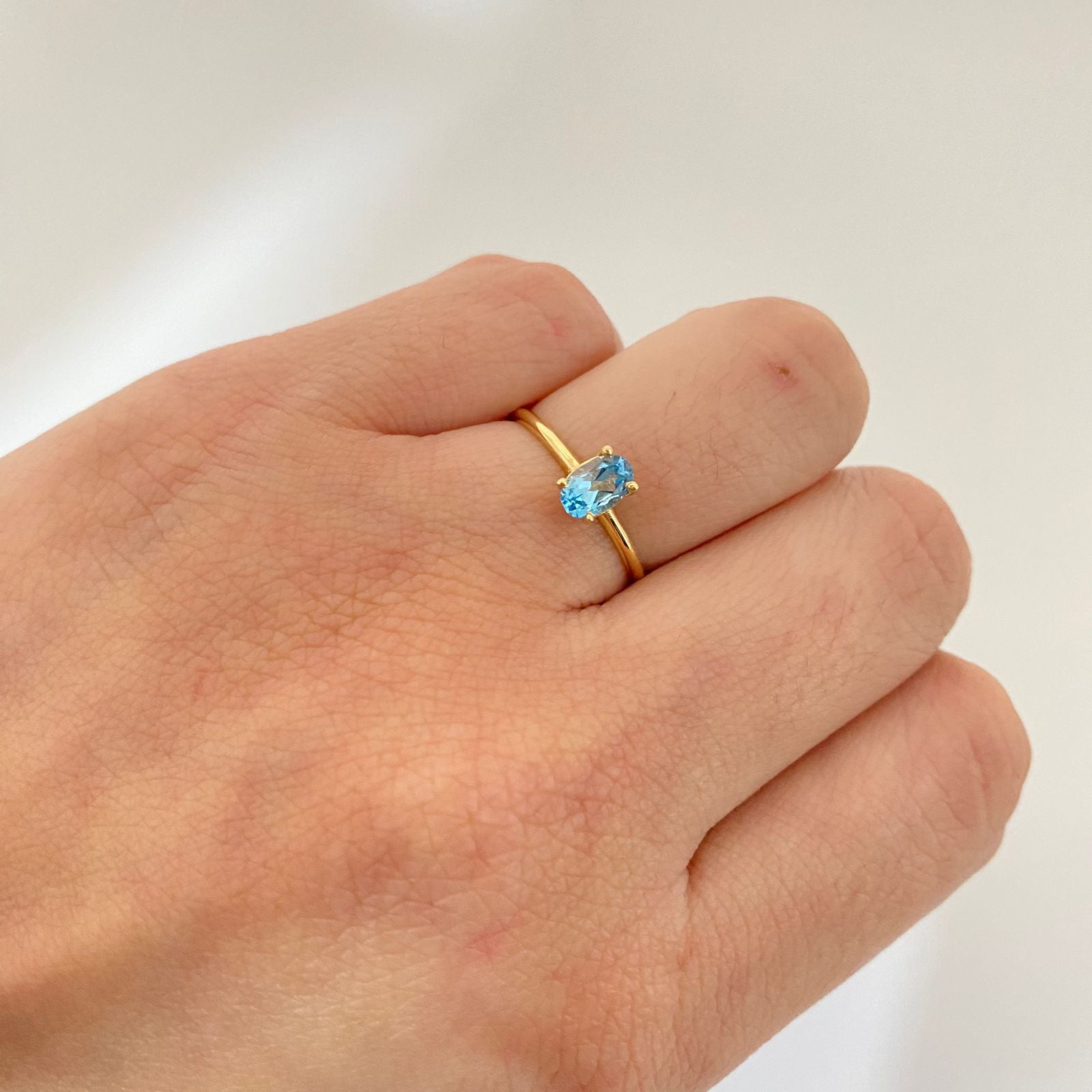 Anillo solitario con topacio  Oro amarillo 18k / Talla 6 1/2 / 1,3 Gr