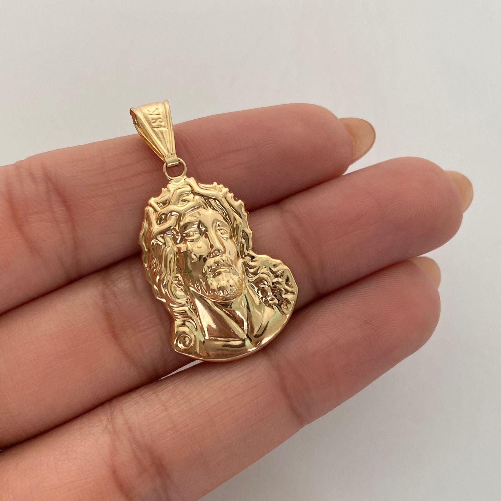 Dije Rostro de Jesus Silueta Oro amarillo 18k 2,05 Gr / 18,1 mm / 3,4 Cm
