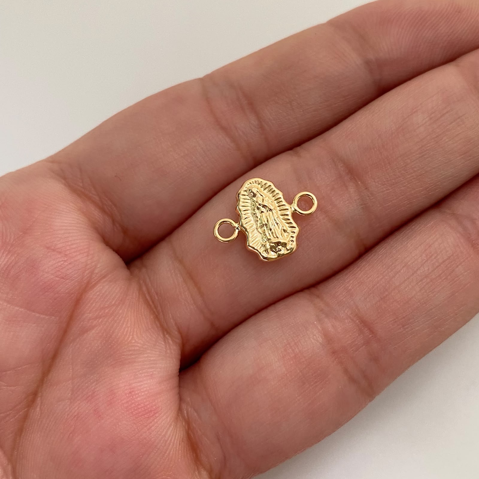 Herraje Virgen de Guadalupe Silueta Oro amarillo 18k 0,45 Gr / 1,4 Cm