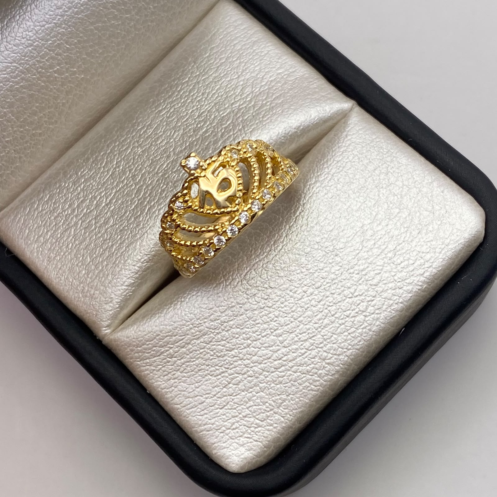 Anillo 15 Circones blancoss Oro amarillo 18k / Talla 6 / 3,49 Gr