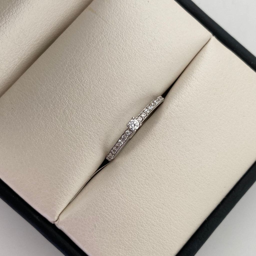 Anillo Solitario Oro blanco 18k / Talla 7 / 1,55 Gr / 1,7 mm