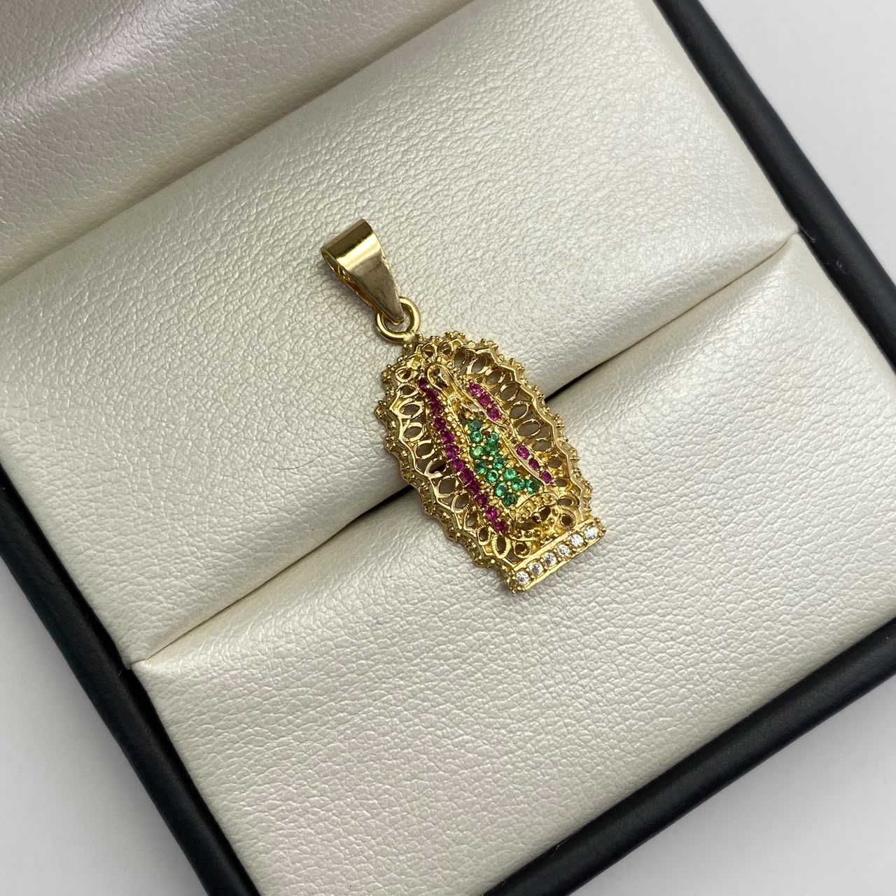 Dije Virgen de guadalupe circones multicolor Oro amarillo 18k 3,15 Gr / 12,5 mm / 3 Cm