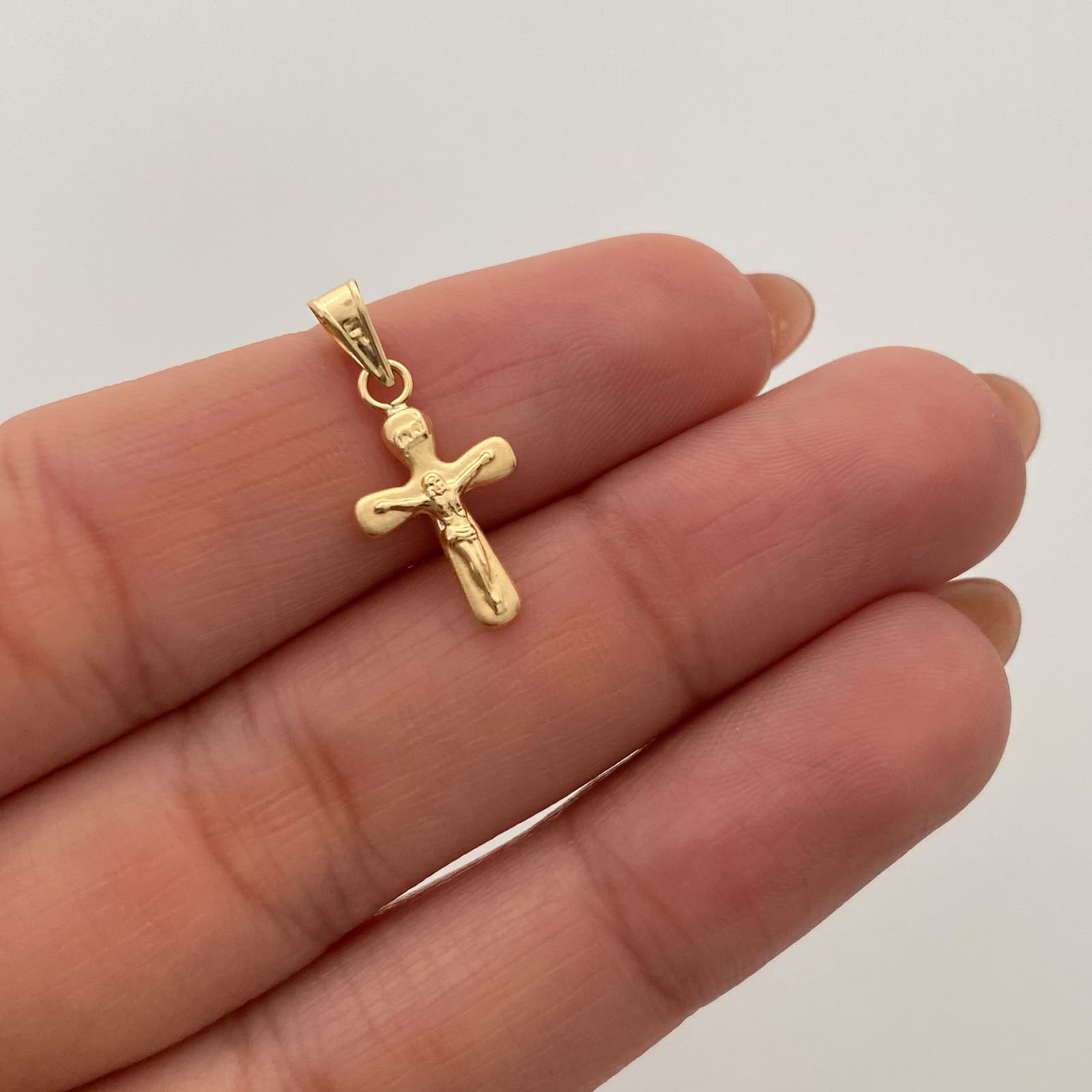 Dije Cruz Cristo Oro amarillo 18k 0,35 Gr / 9,6 mm / 2 Cm