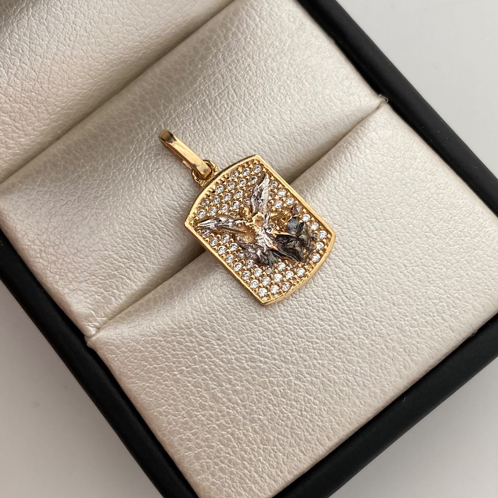 Dije Placa San Miguel Casting Oro amarillo 18k 2,4 Gr / 11,3 mm / 2,3 Cm