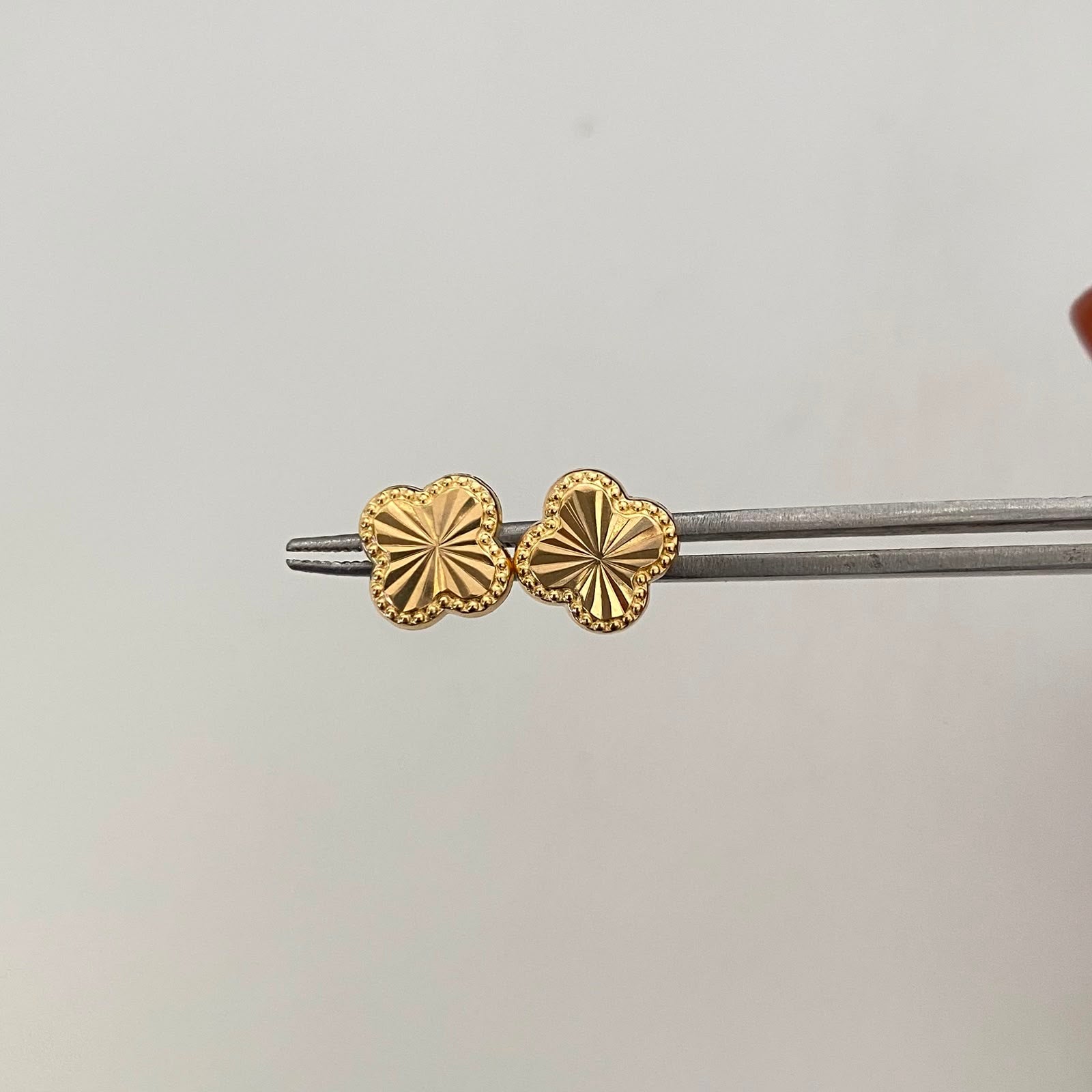 Topos Trebol Diamantado Oro amarillo 18k 1 Gr / 8,8 mm