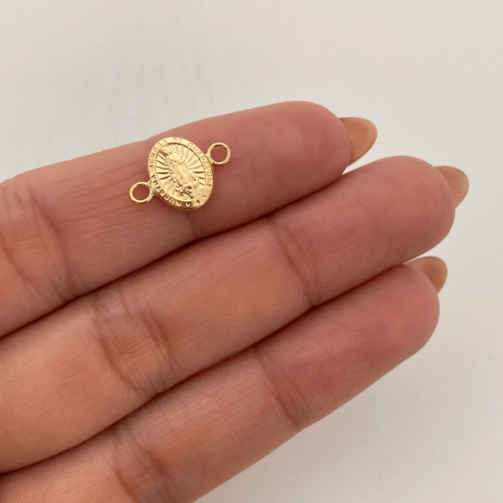 Herraje Virgen de Guadalupe Oro amarillo 18k 0,4 Gr / 1,3 Cm