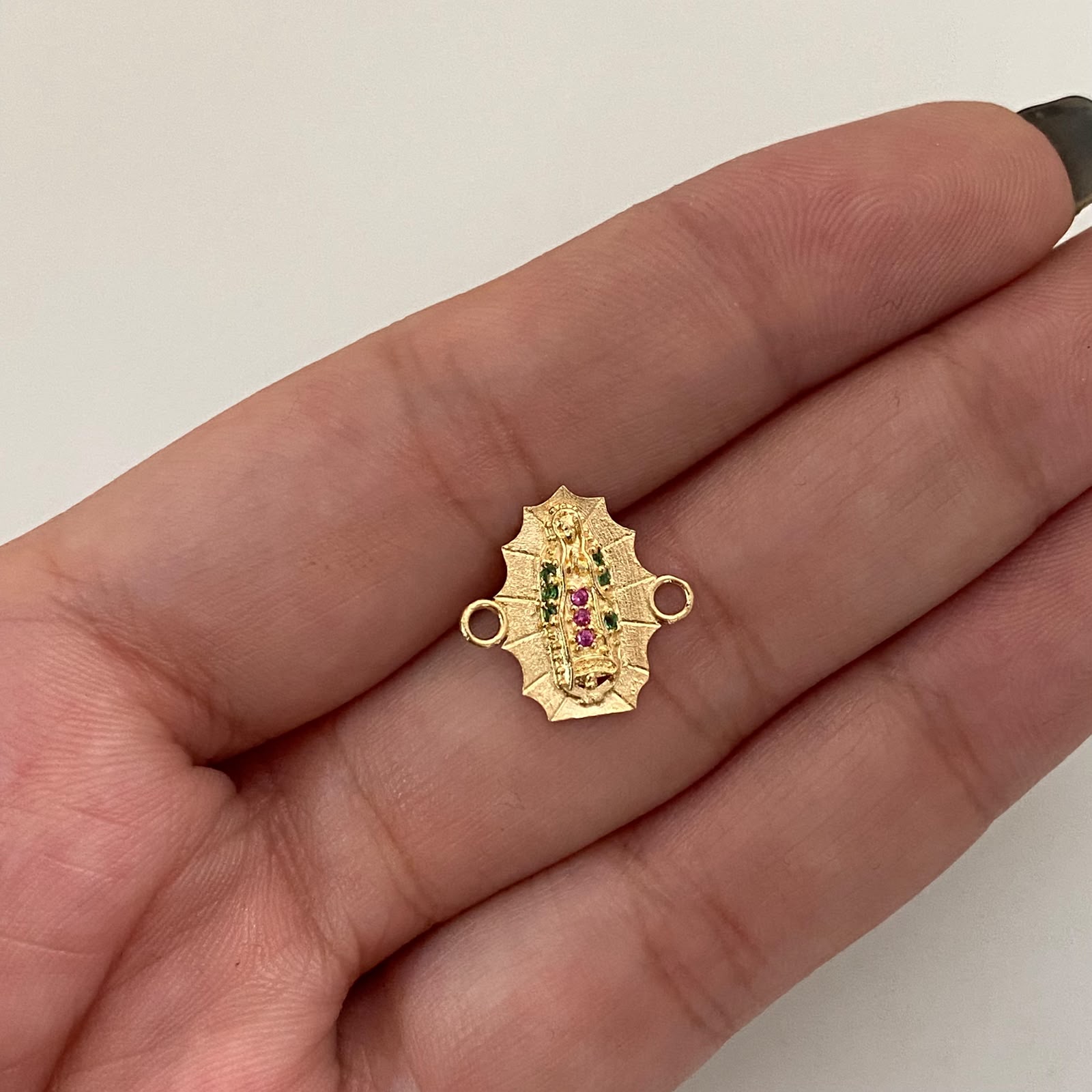 Herraje Silueta Virgen de Guadalupe Casting Oro amarillo 18k 0,9 Gr / 1,4 Cm