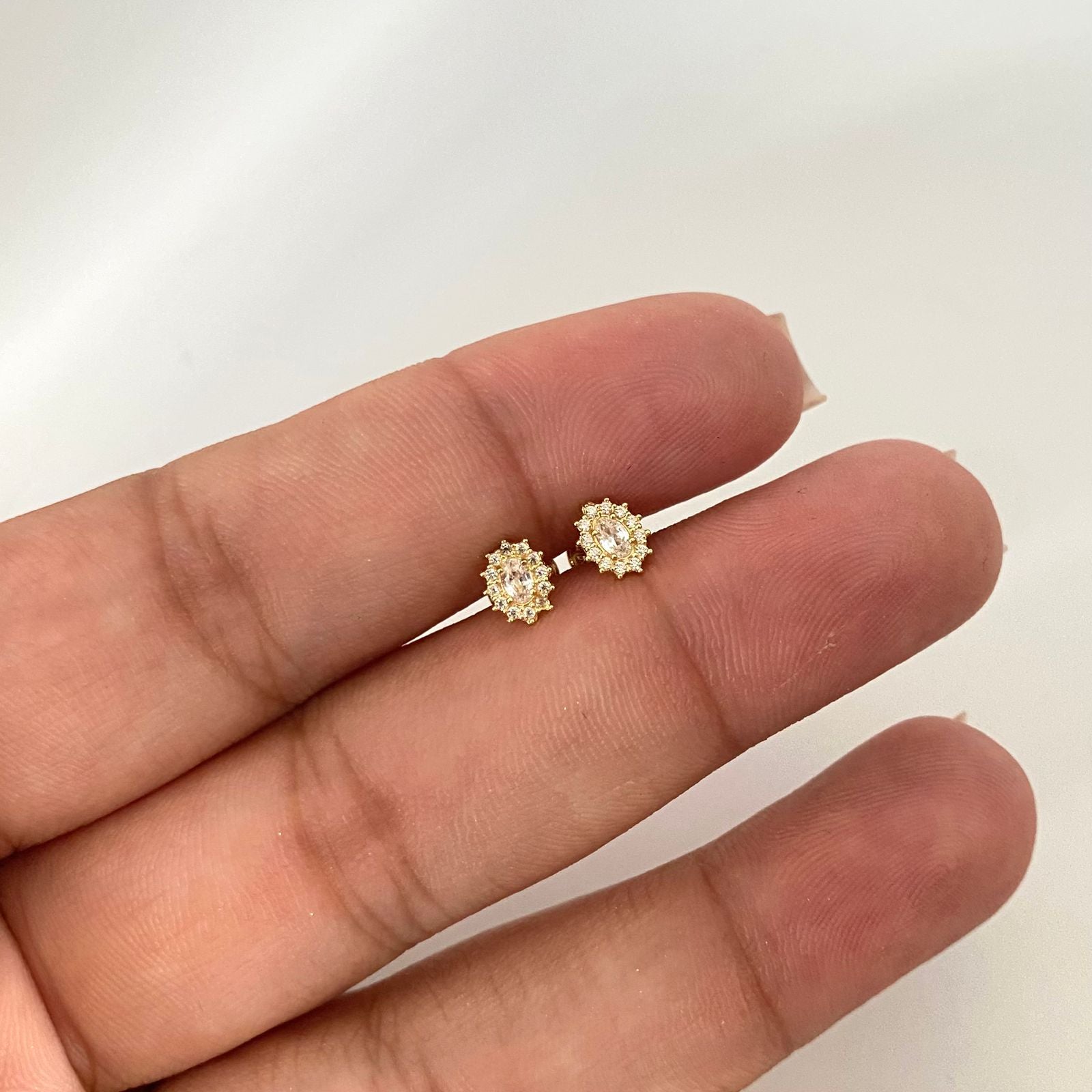Topos flor ovalada circones blancos Oro amarillo 18k 0,8 Gr / 4,95 mm