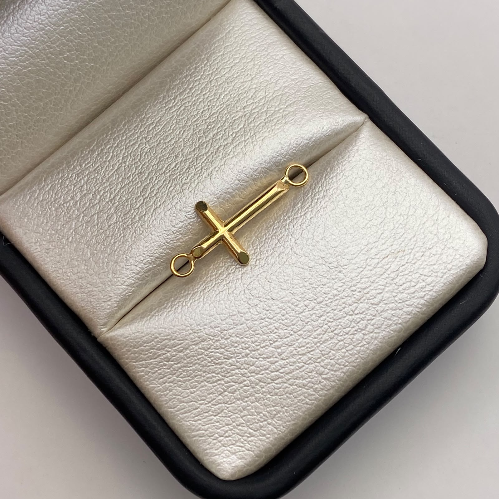 Herraje cruz lisa Oro amarillo 18k 0,32 Gr / 2 Cm