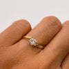 Anillo Solitario Oro amarillo 18k / Talla 7 / 2,2 Gr / 2,7 mm