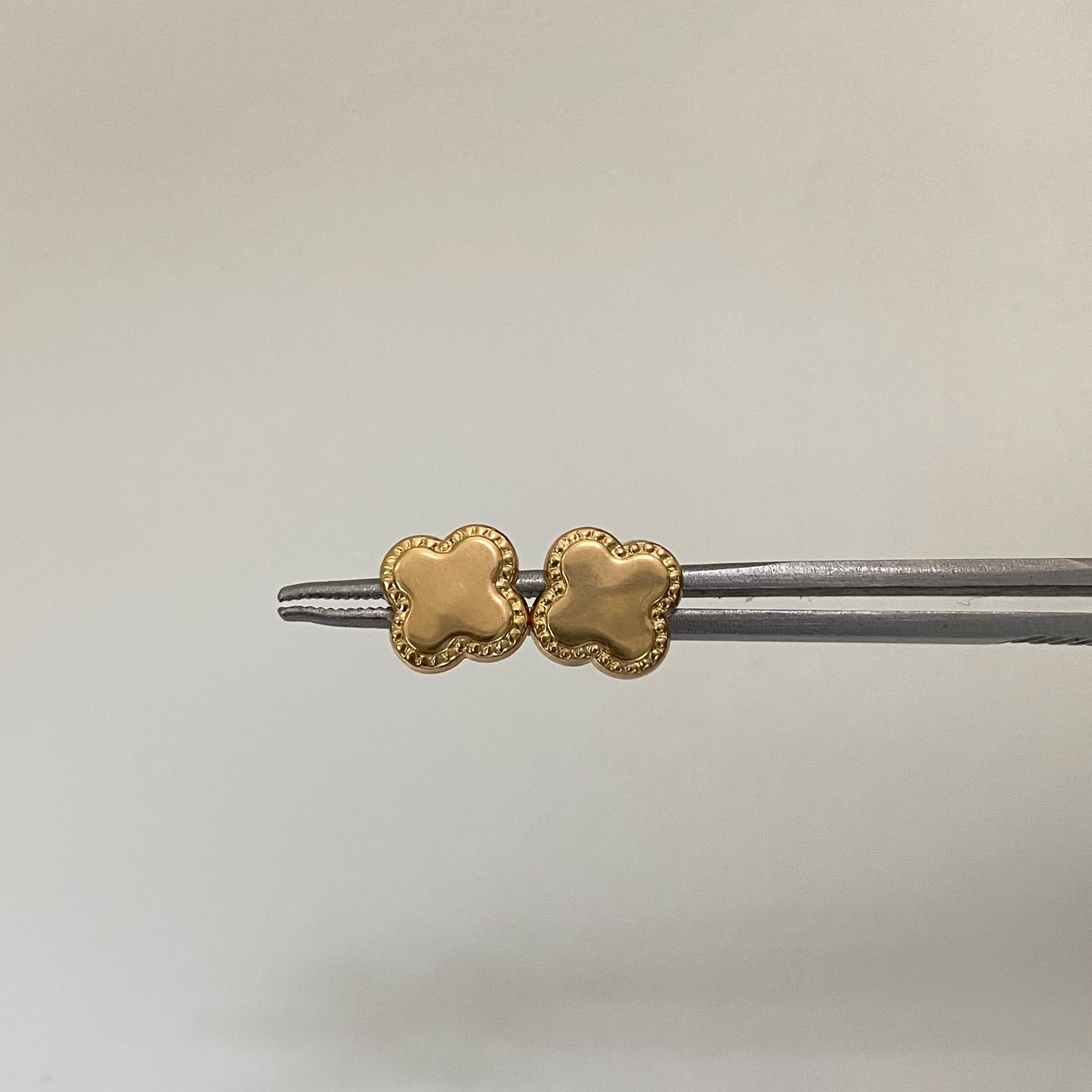 Topos trebol vc liso borde relieves Oro amarillo 18k 0,65 Gr / 9 mm