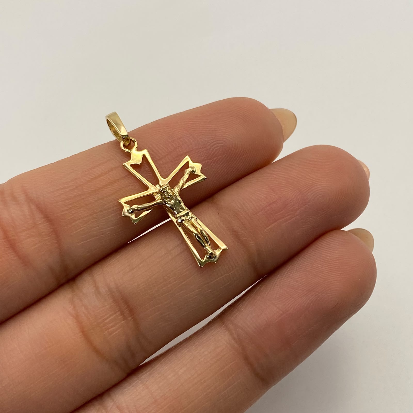 Dije Cruz Cristo Oro amarillo 18k 1,5 Gr / 14,6 mm / 2,7 Cm