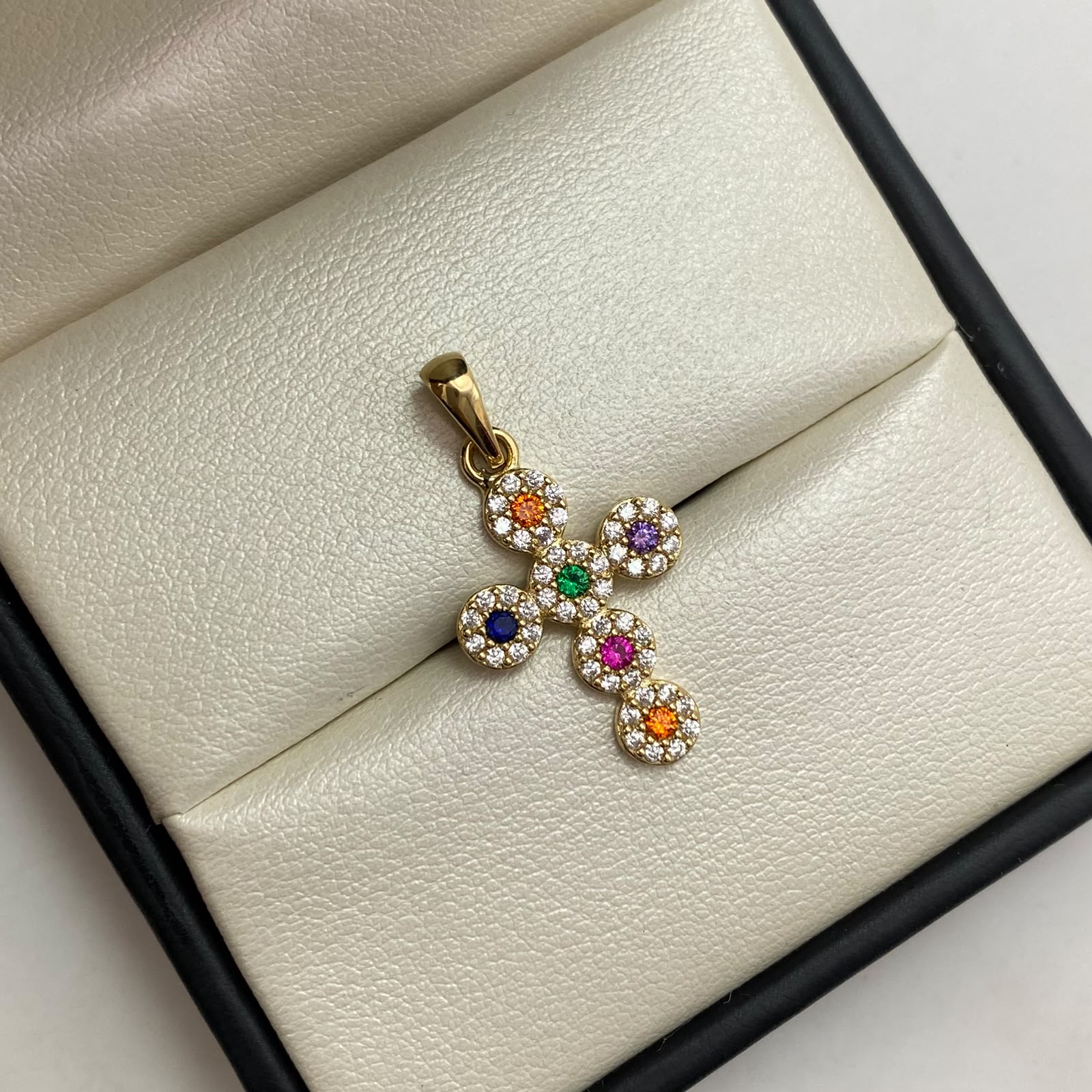 Dije cruz circulos circones multicolor Oro amarillo 18k 2,4 Gr / 16,10 mm / 3 Cm