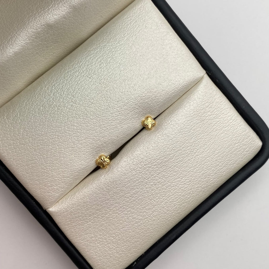 Topos Mini trebol diamantado Oro amarillo 18k 0,4 Gr / 3,6 mm