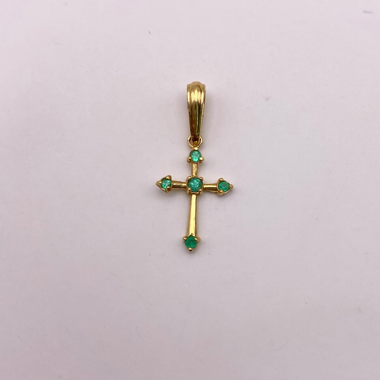 Dije cruz esmeraldas Oro amarillo 18k 0,5 Gr / 9,5 mm / 2 Cm