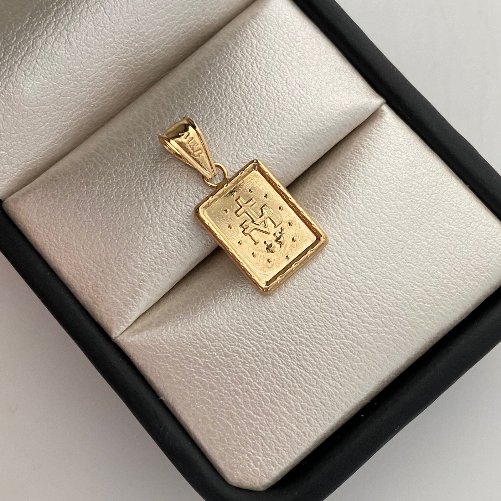 Dije Placa Virgen Milagrosa Oro amarillo 18k 0,95 Gr / 10,2 mm / 2,2 Cm