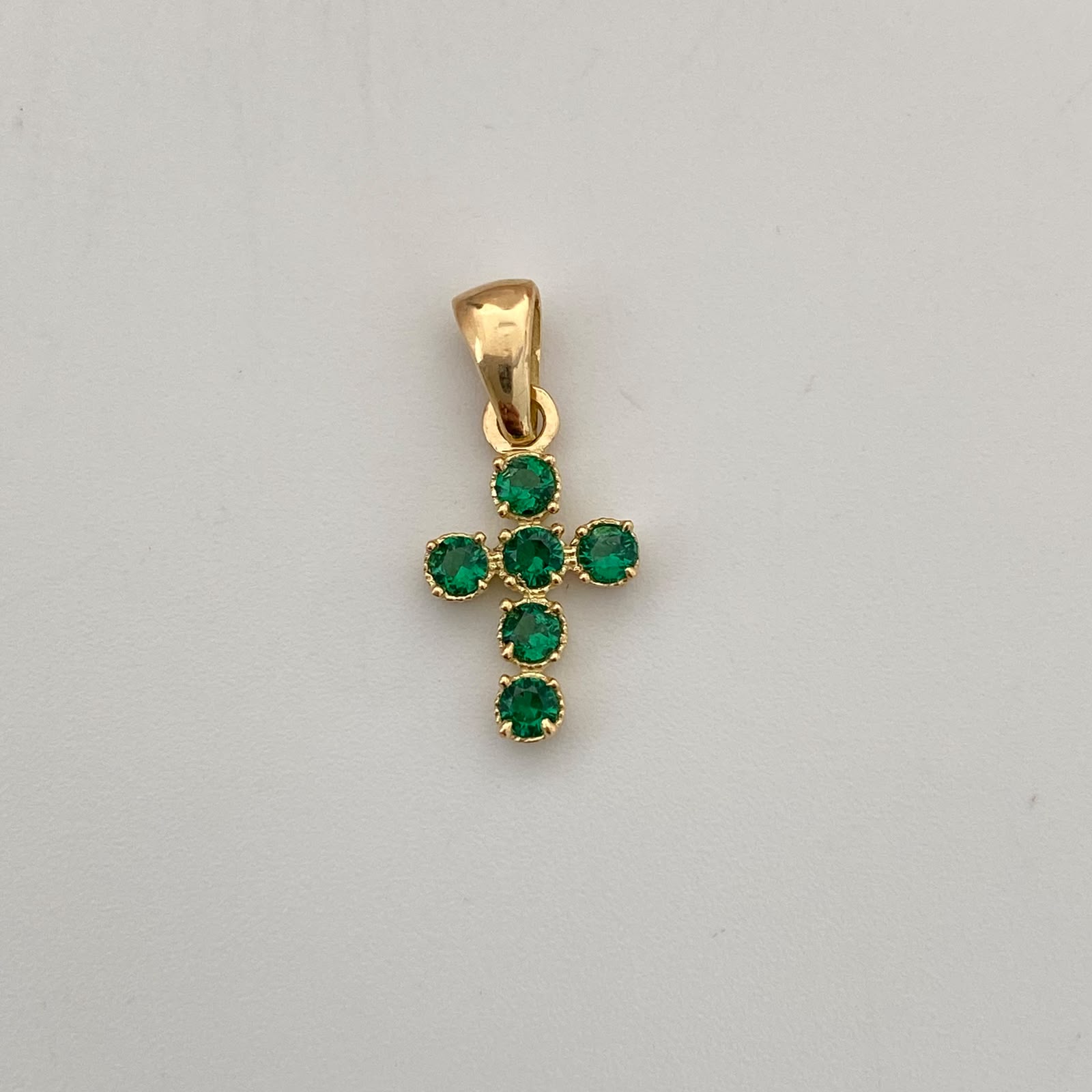 Dije Cruz Casting Oro amarillo 18k 0,95 Gr / 9,2 mm / 2,1 Cm