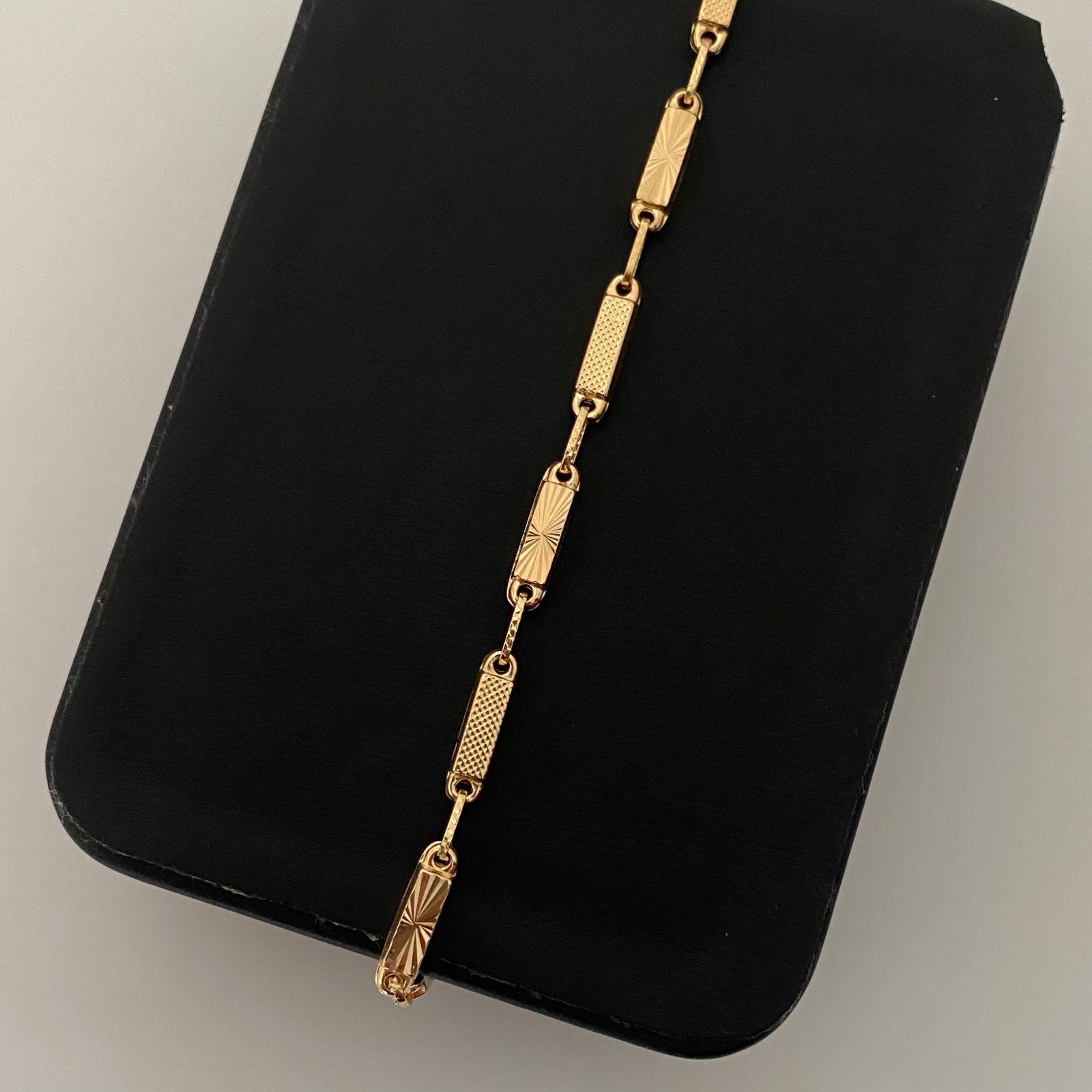 Pulso rustico diamantado punteado Oro amarillo 18k 4,90 Gr / 3,5 mm / 21 Cm Broche 0,60