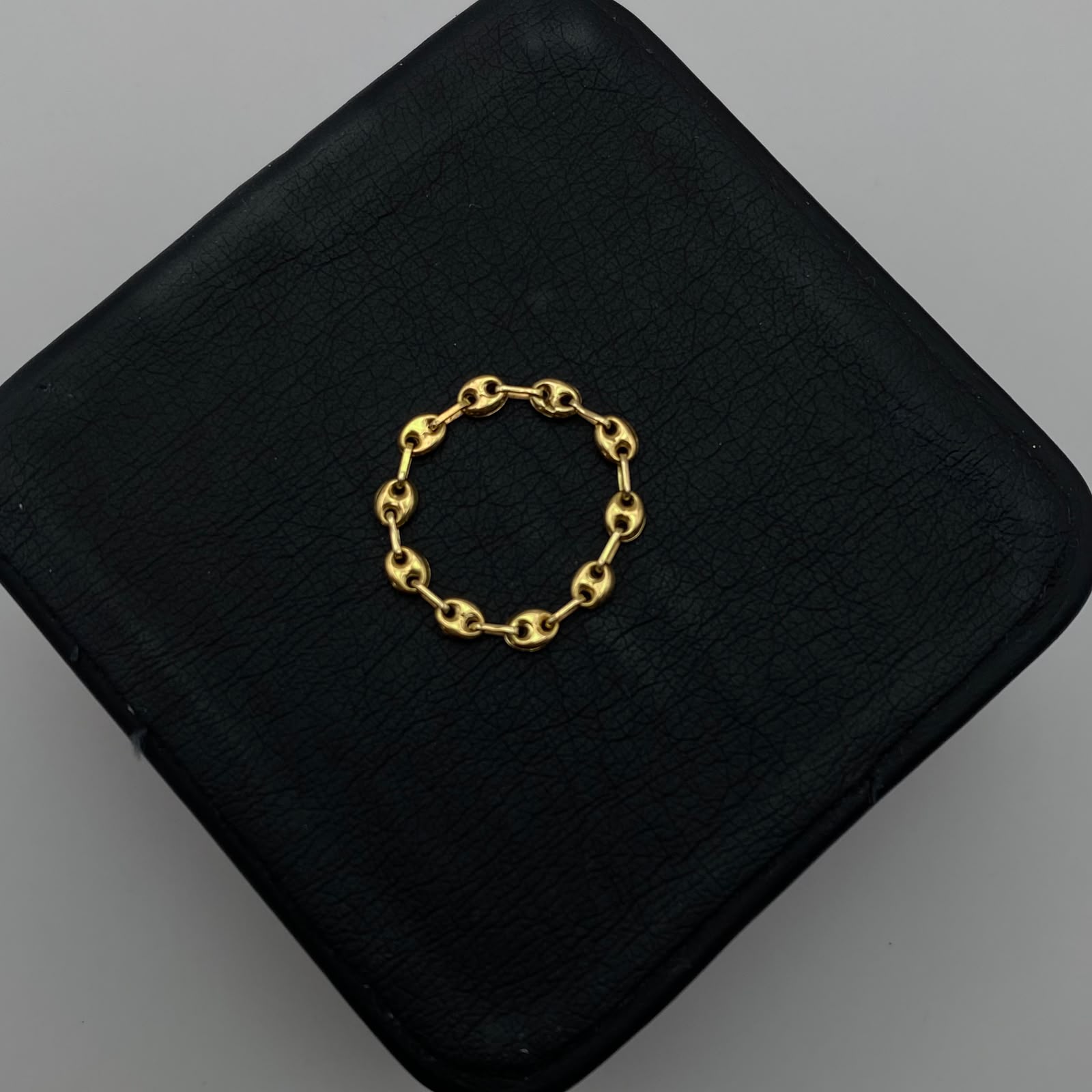 Anillo Baby Gc liso Oro amarillo 18k / Talla 8 / 0,55 Gr / 3,4 mm