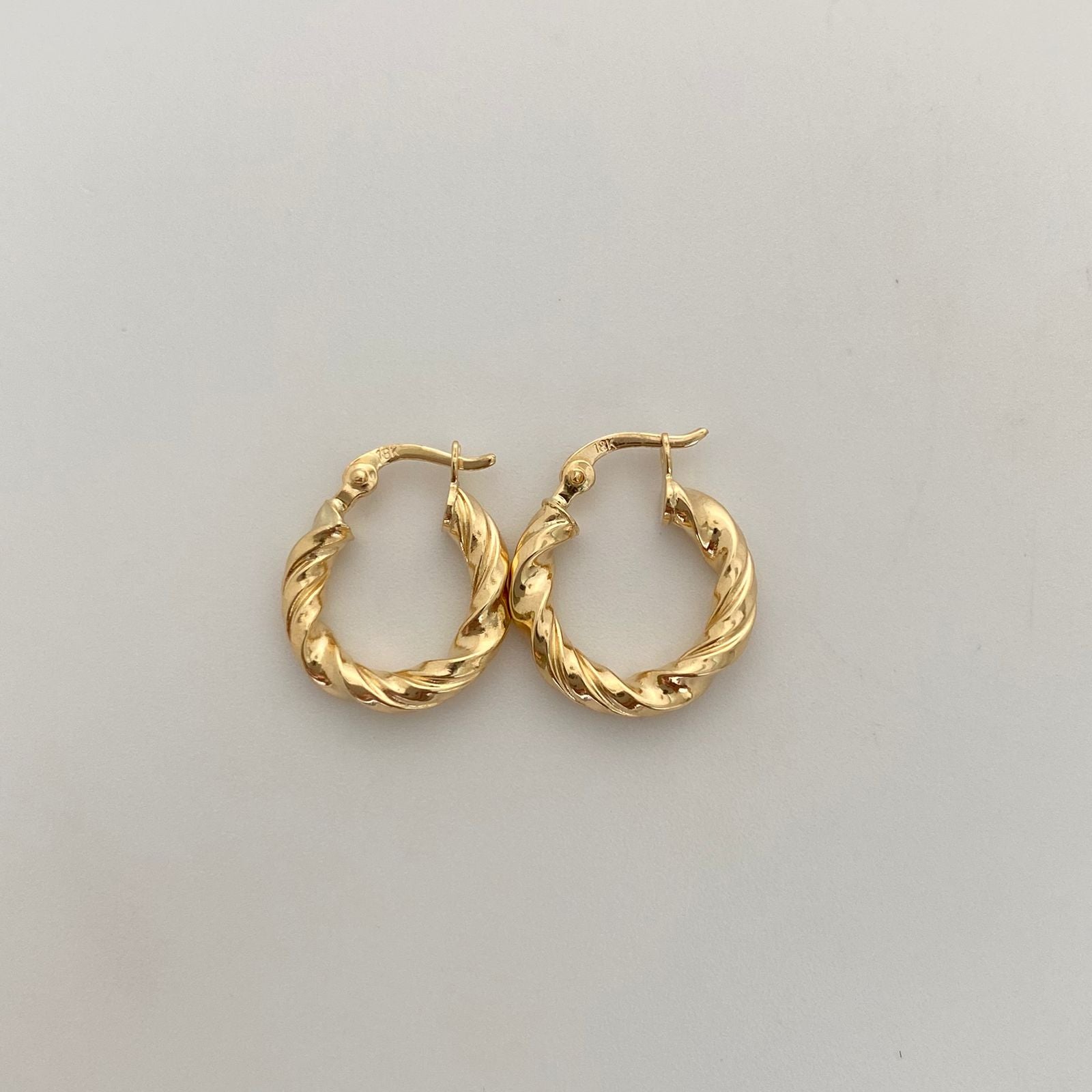 Candonga Entorchada Oro amarillo 18k 1,5 Gr / 1,5 Cm