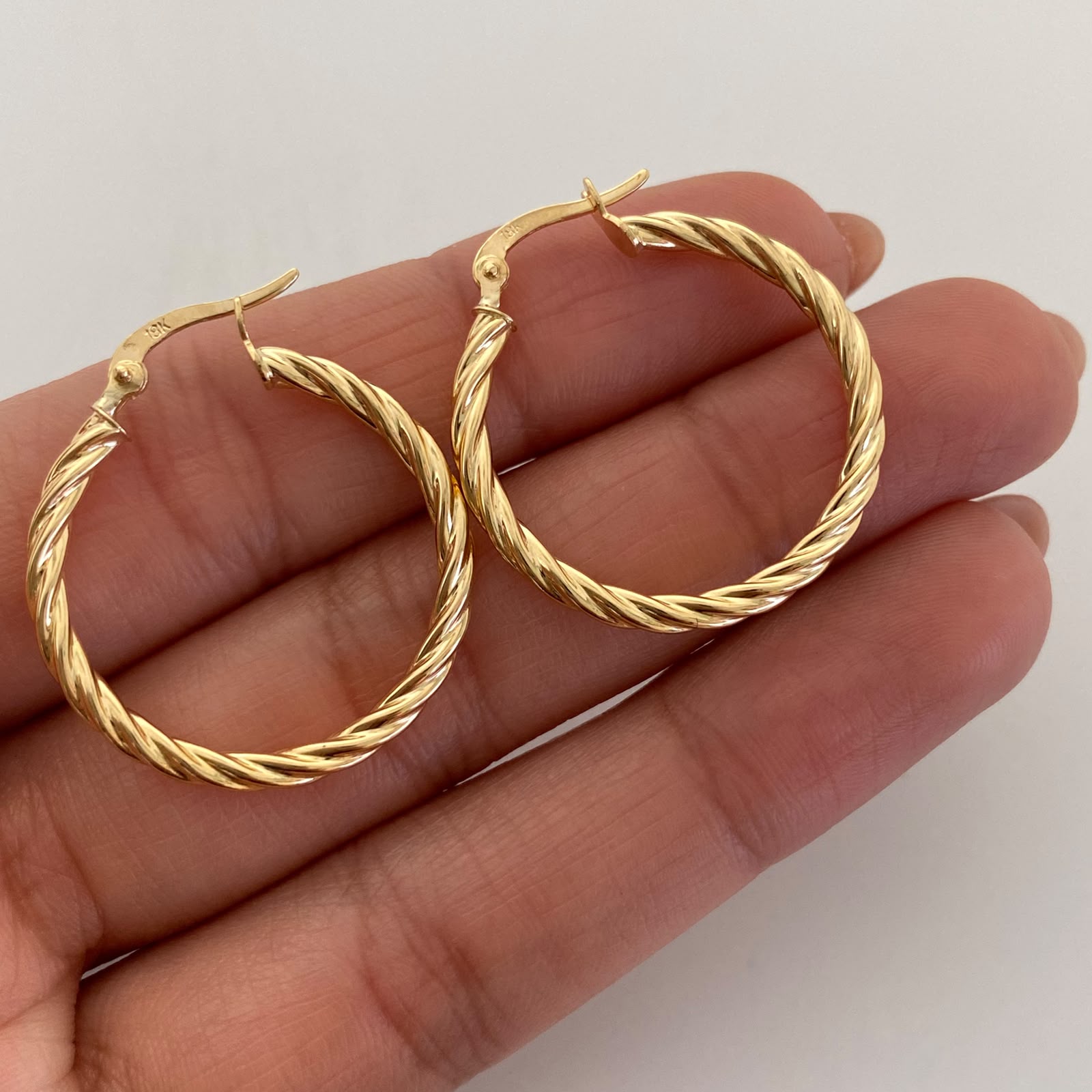 Candonga Entorchada Oro amarillo 18k 2,1 Gr / 2,8 Cm