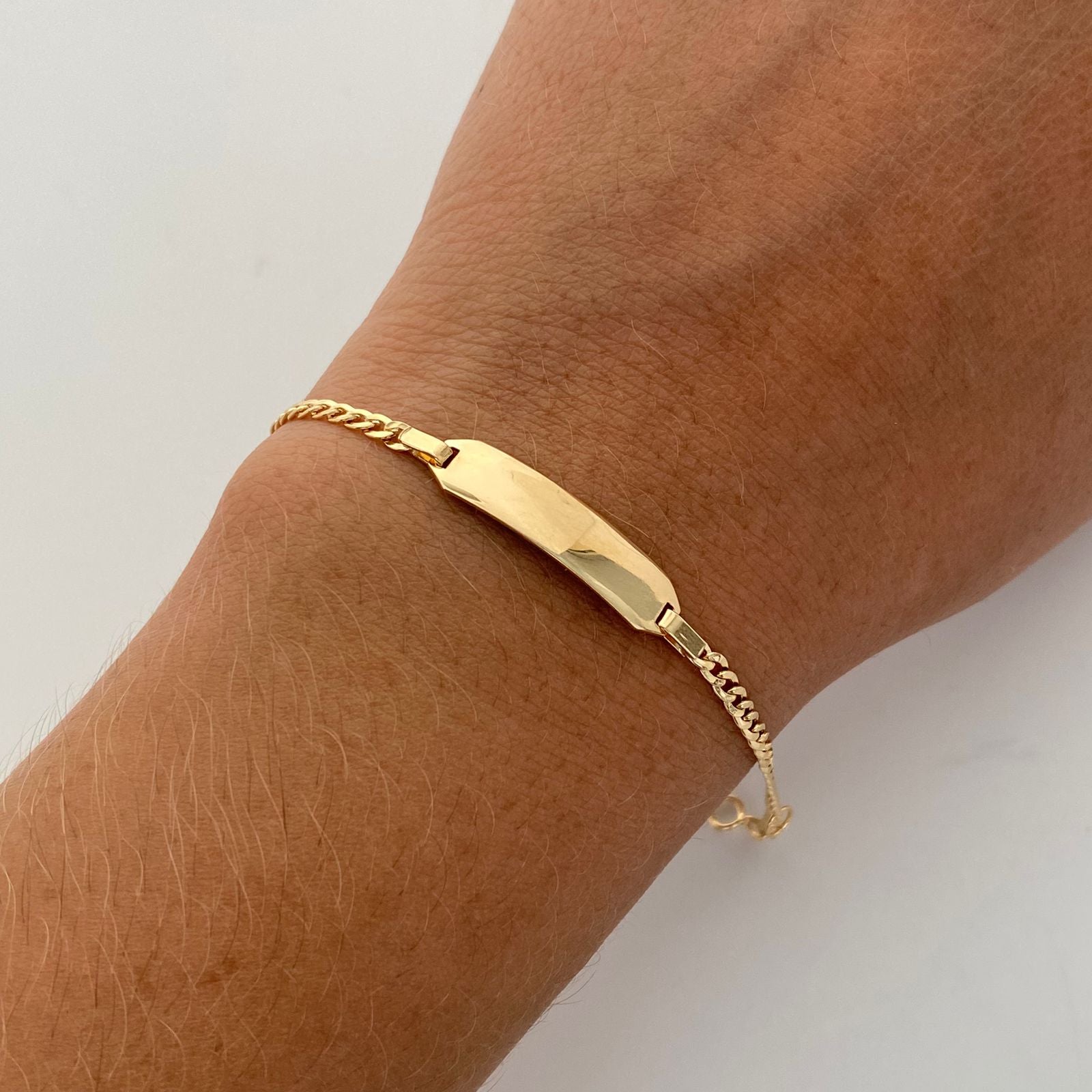 Pulso bebé It Cubana Placa Oro amarillo 18k 2,2 Gr / 2,4 mm / 15,4 Cm
