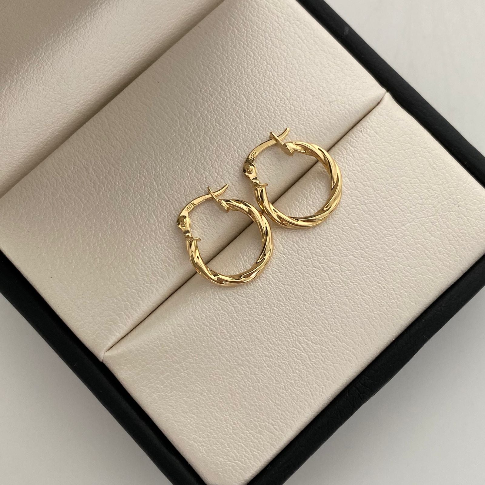 Candonga Entorchada Oro amarillo 18k 0,95 Gr / 1,5 Cm