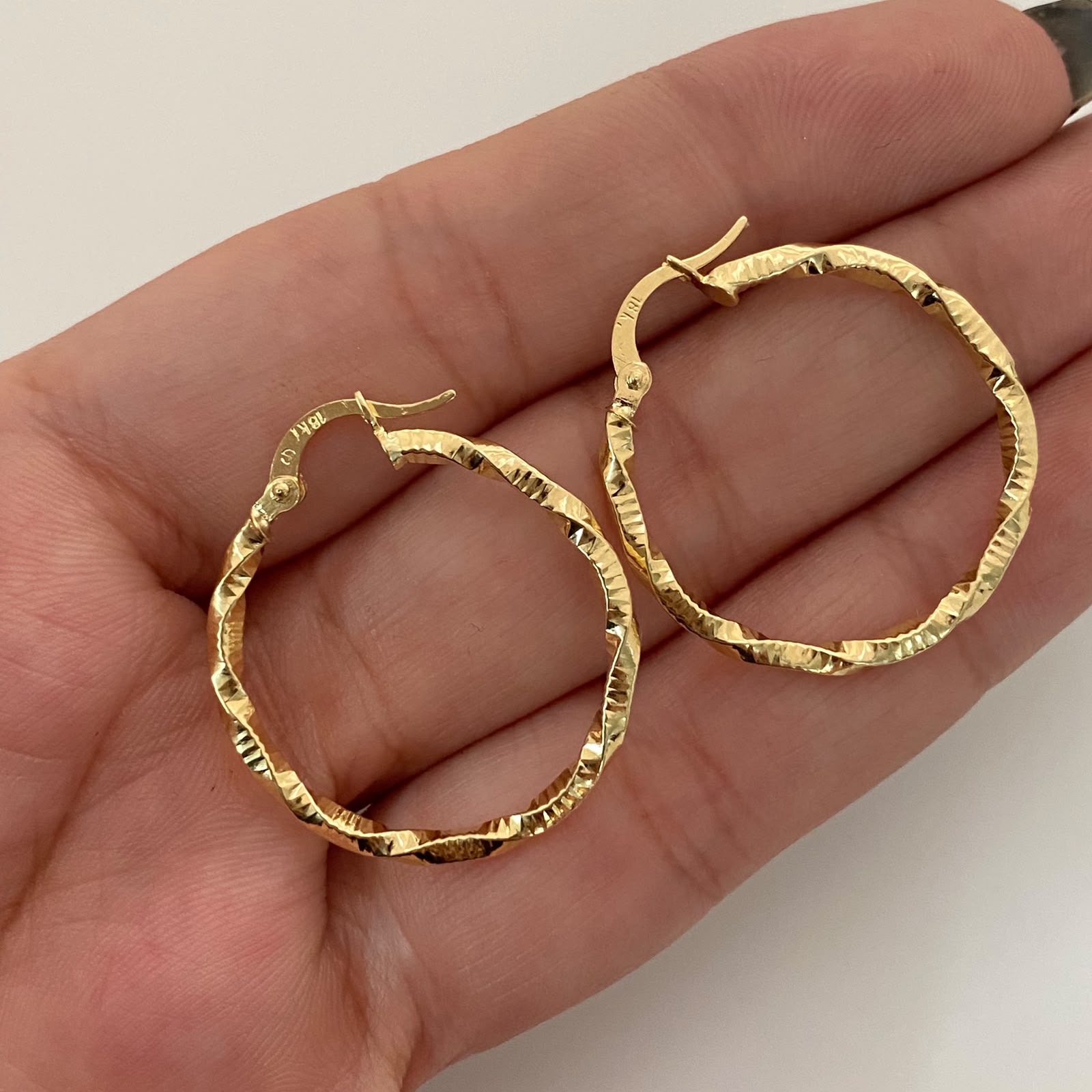 Candonga Entorchada Diamantada Oro amarillo 18k 1,8 Gr / 2,8 Cm