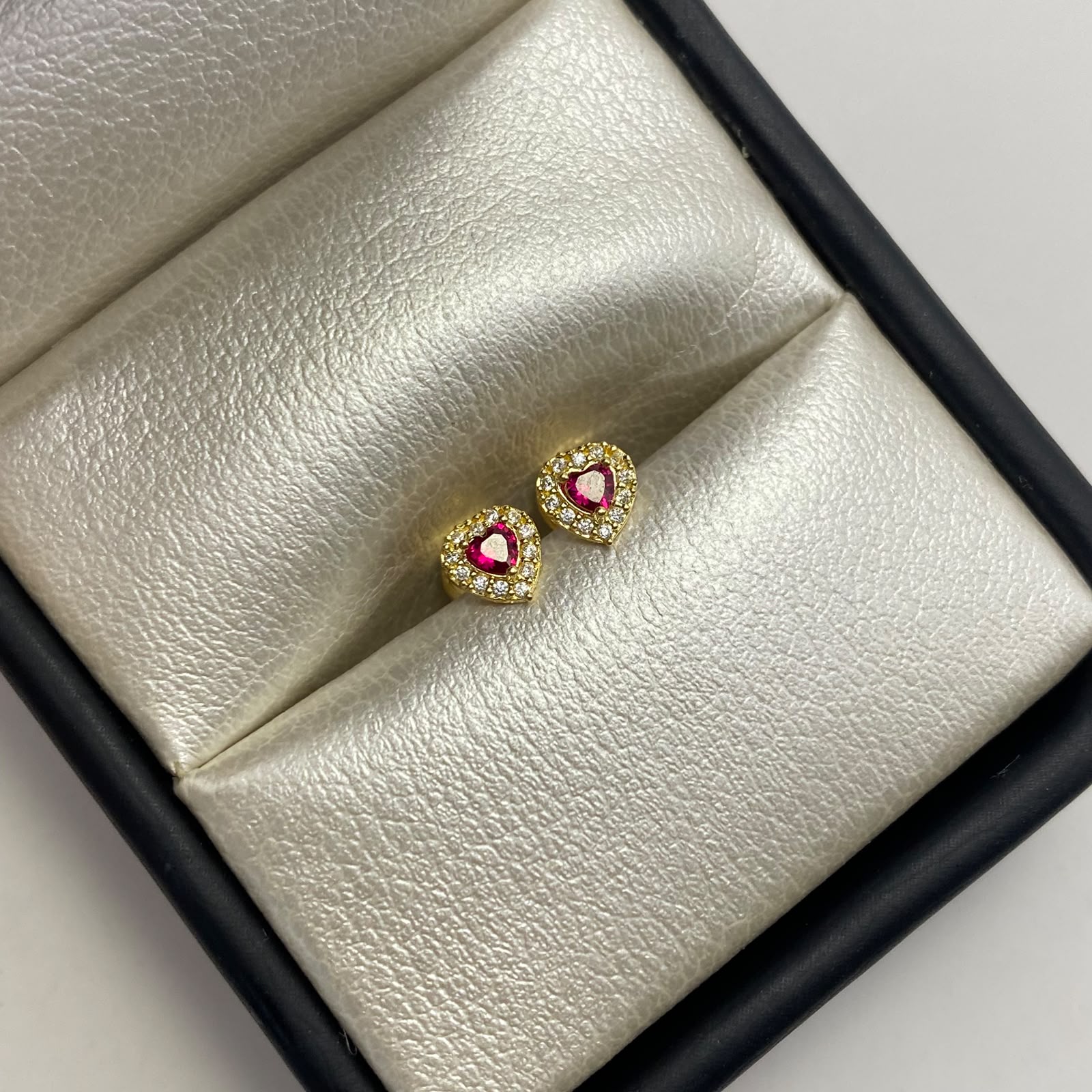 Topos corazon circón fucsia Oro amarillo 18k 0,7 Gr / 5,1 mm