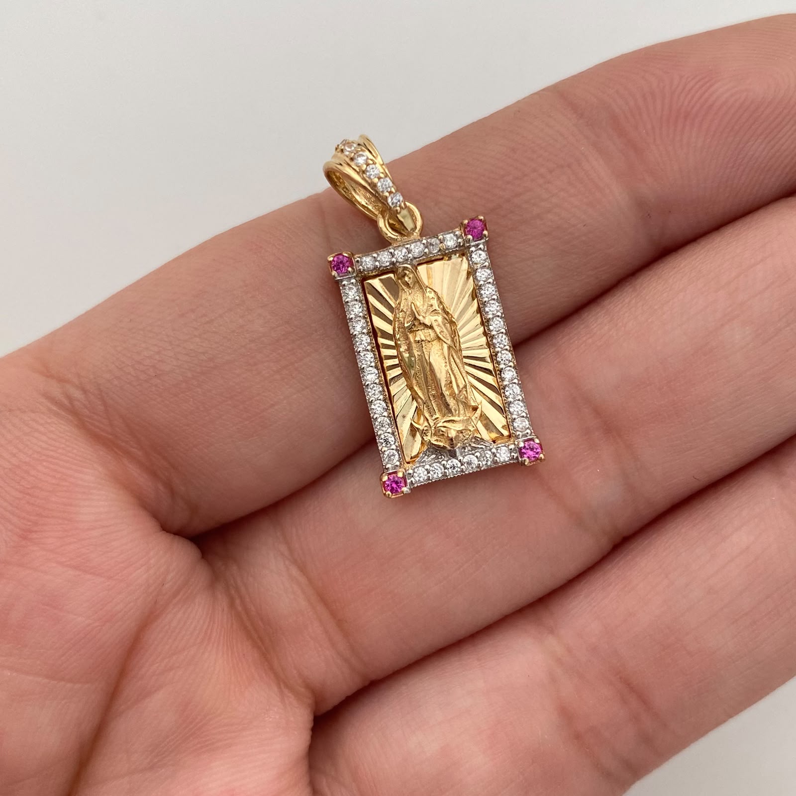 Dije Rectangular Casting Blanco y Rosado Guadalupe Oro amarillo 18k 3,15 Gr / 11,6 mm / 2,5 Cm