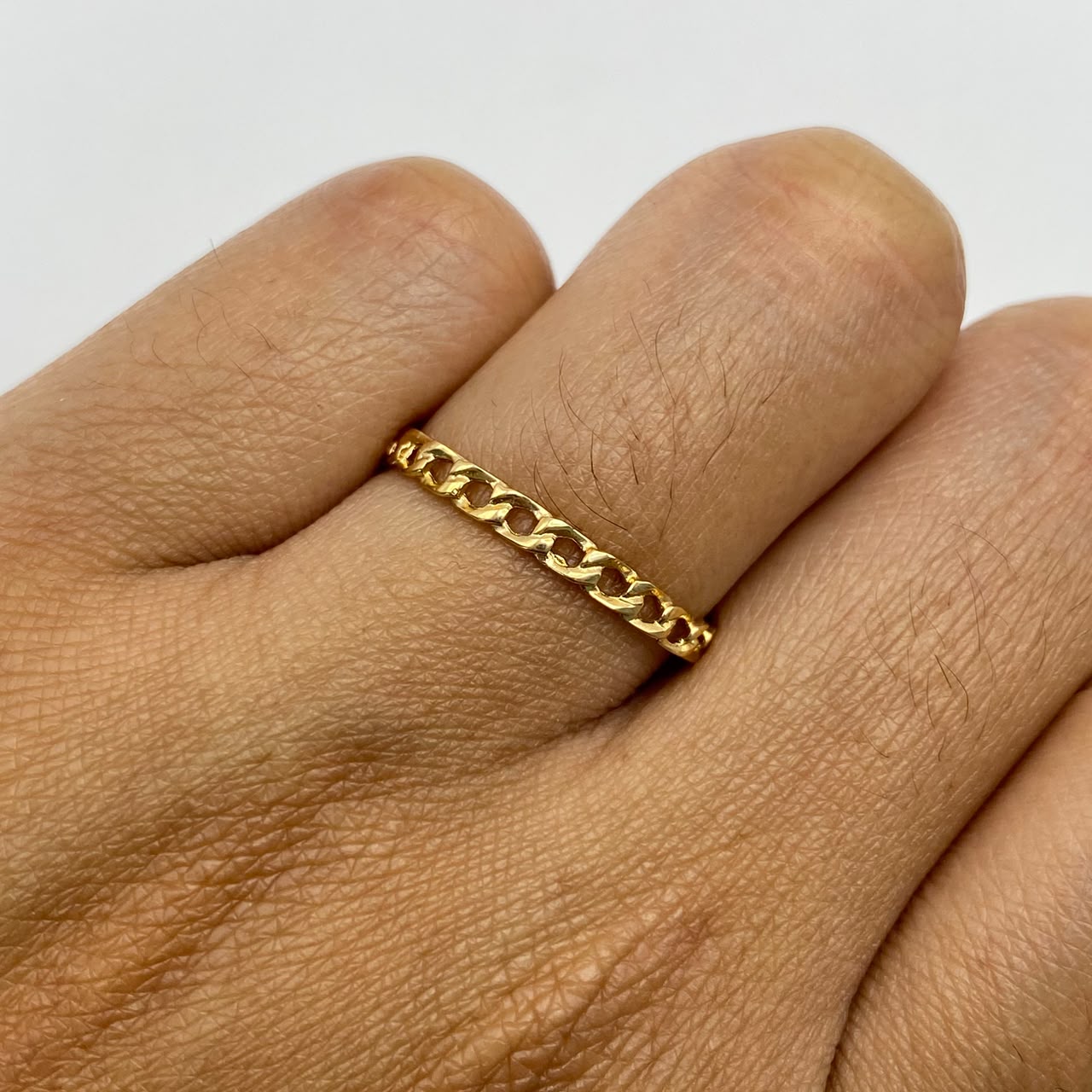 Anillo Aro seguido Oro amarillo 18k / Talla 8 / 1,2 Gr / 2,4 mm