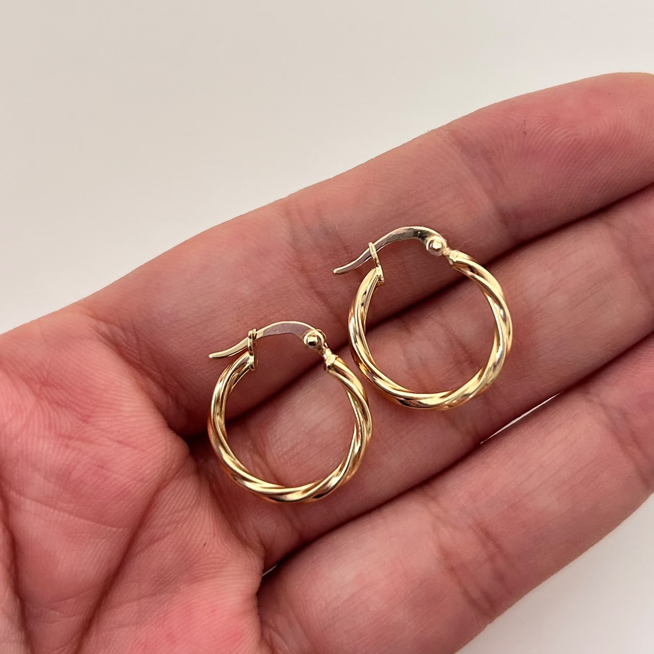 Candonga Entorchada Oro amarillo 18k 1,35 Gr / 2 Cm