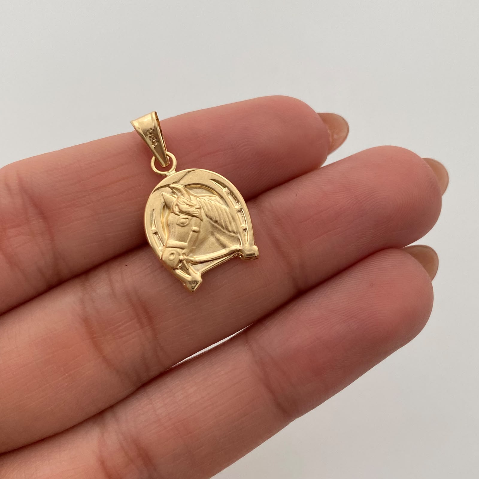 Dije Herradura de Caballo Oro amarillo 18k 1,15 Gr / 13,7 mm / 2,4 Cm