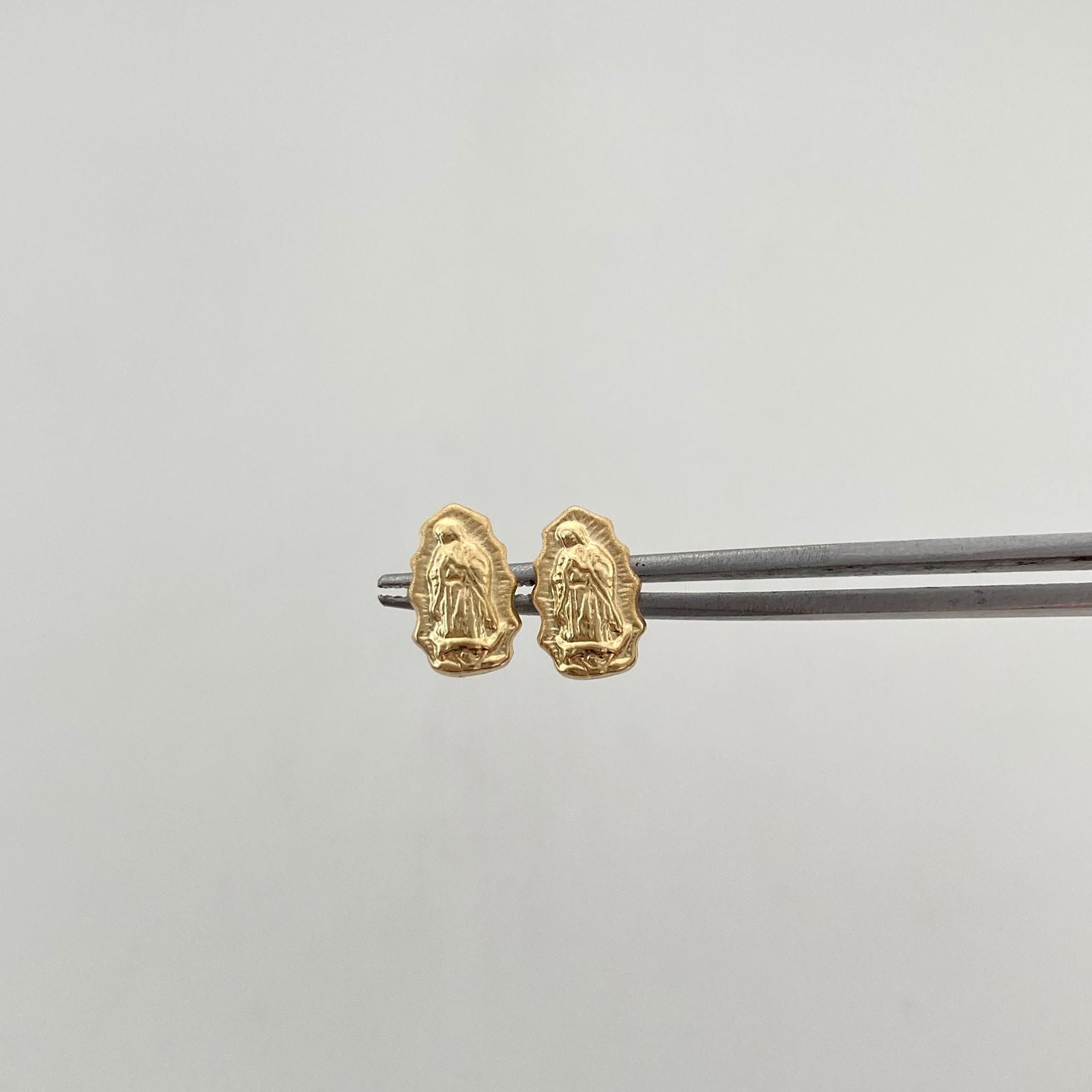 Topos Virgen Guadalupe silueta Oro amarillo 18k 0,6 Gr / 5,3 mm