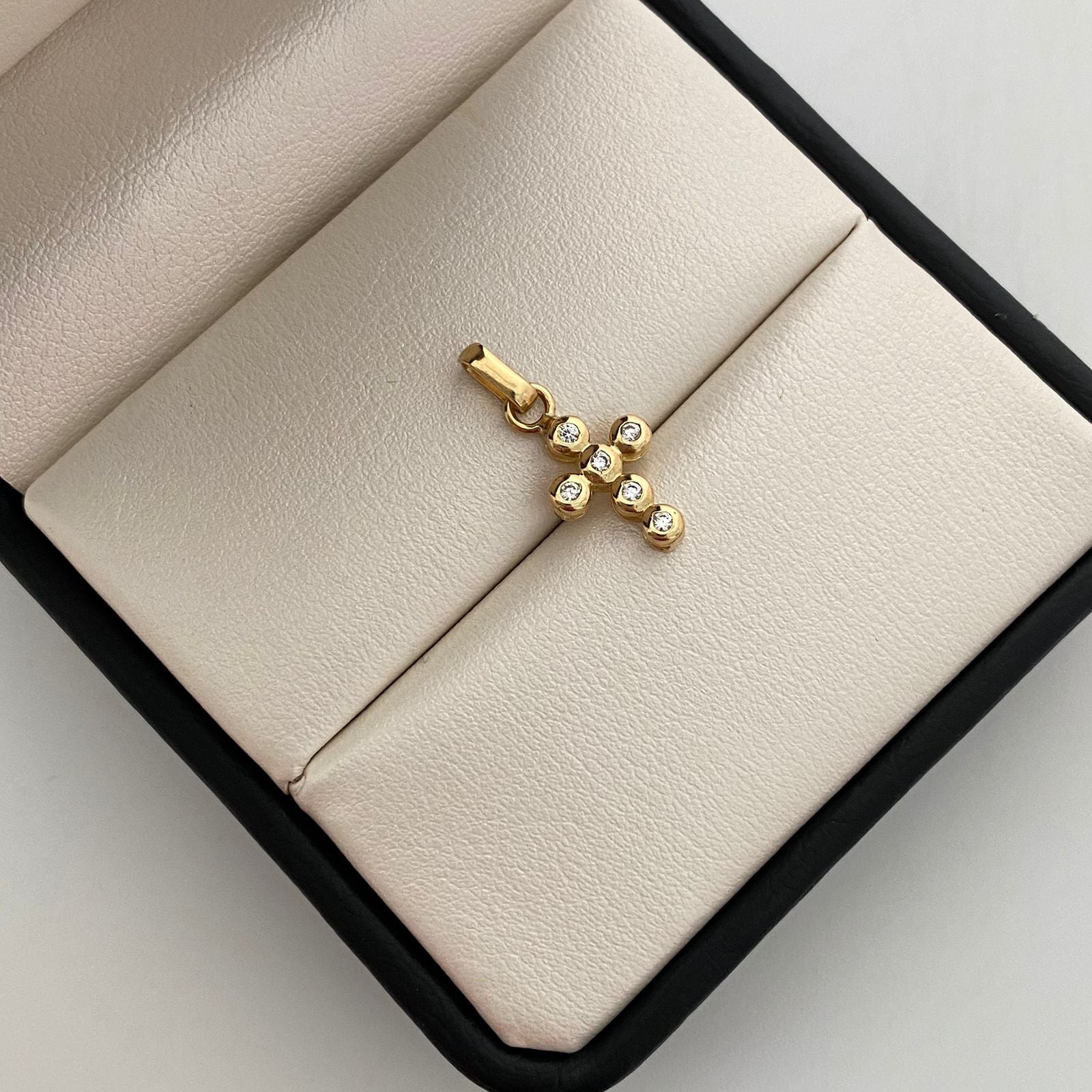 Dije Cruz casting Blanco Oro amarillo 18k 1,15 Gr / 9,5 mm / 2 Cm