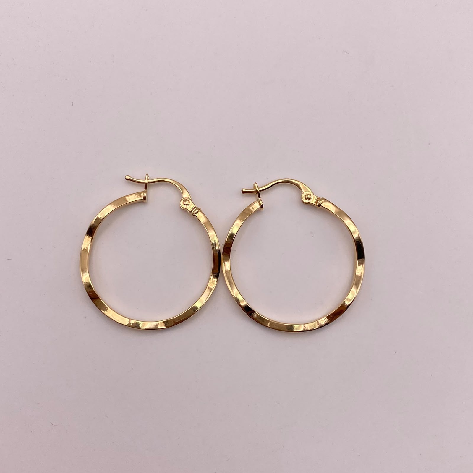 Candonga lisa ondulada Oro amarillo 18k 1,4 Gr / 2,5 Cm