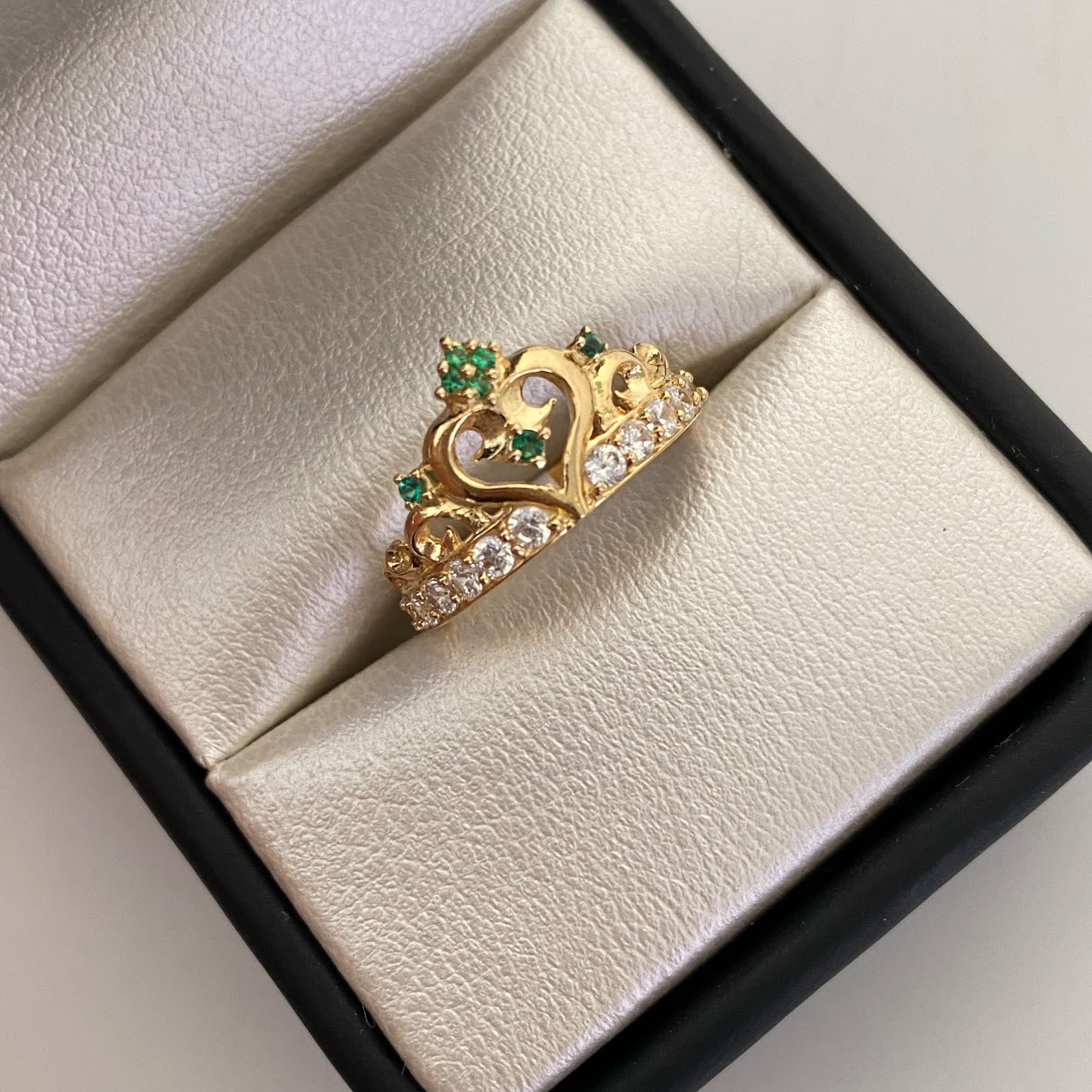 Anillo 15 Corona Casting Verde Oro amarillo 18k / Talla 5 3/4 / 2,9 Gr