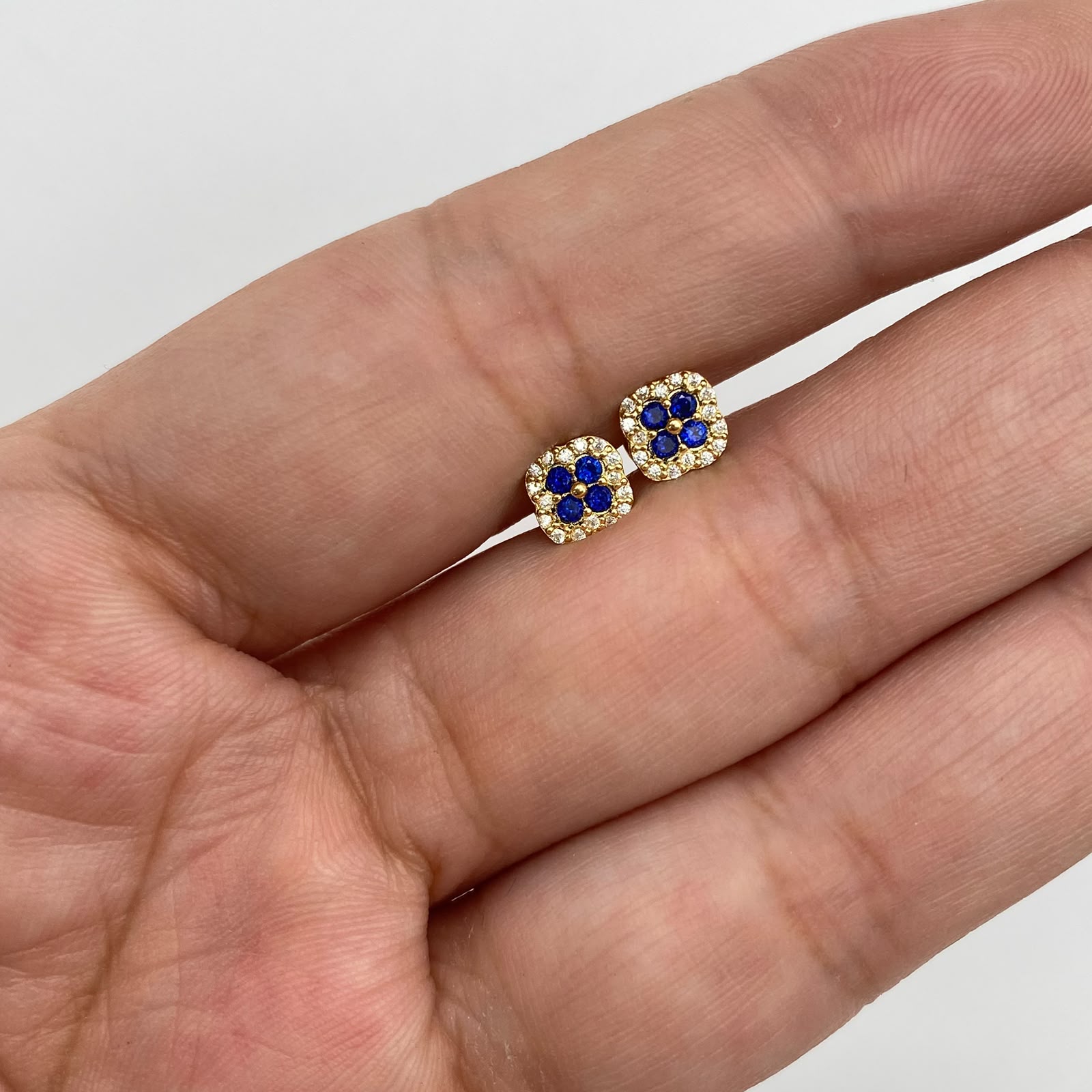 Topos flor circones azul rey y blancos Oro amarillo 18k 0,9 Gr / 6,43 mm