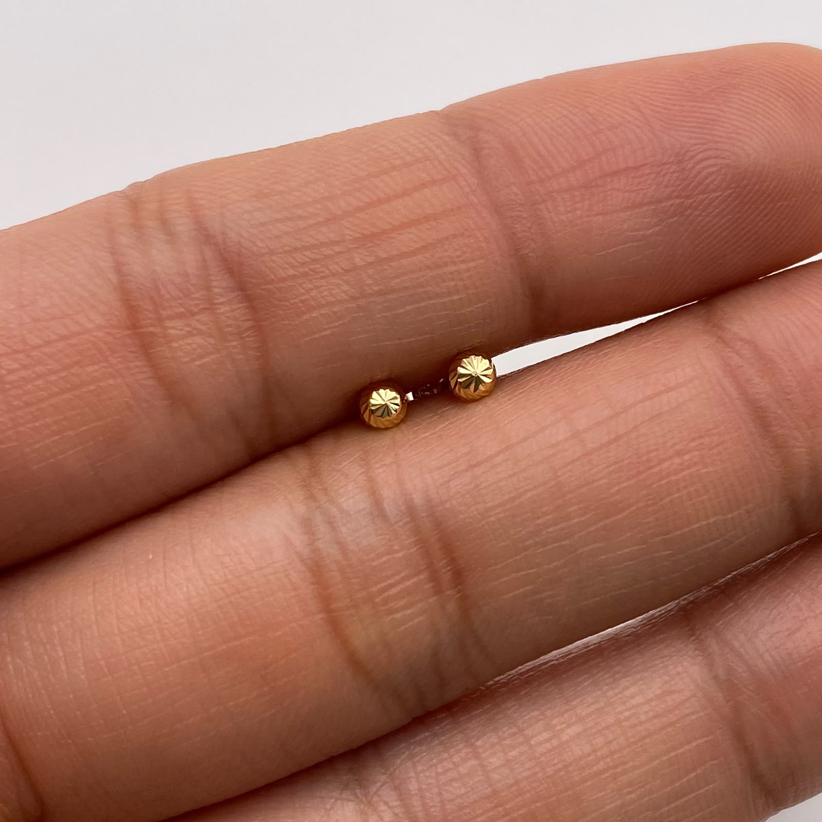 Topos Bola Diamantada 3mm Oro amarillo 18k 0,4 Gr