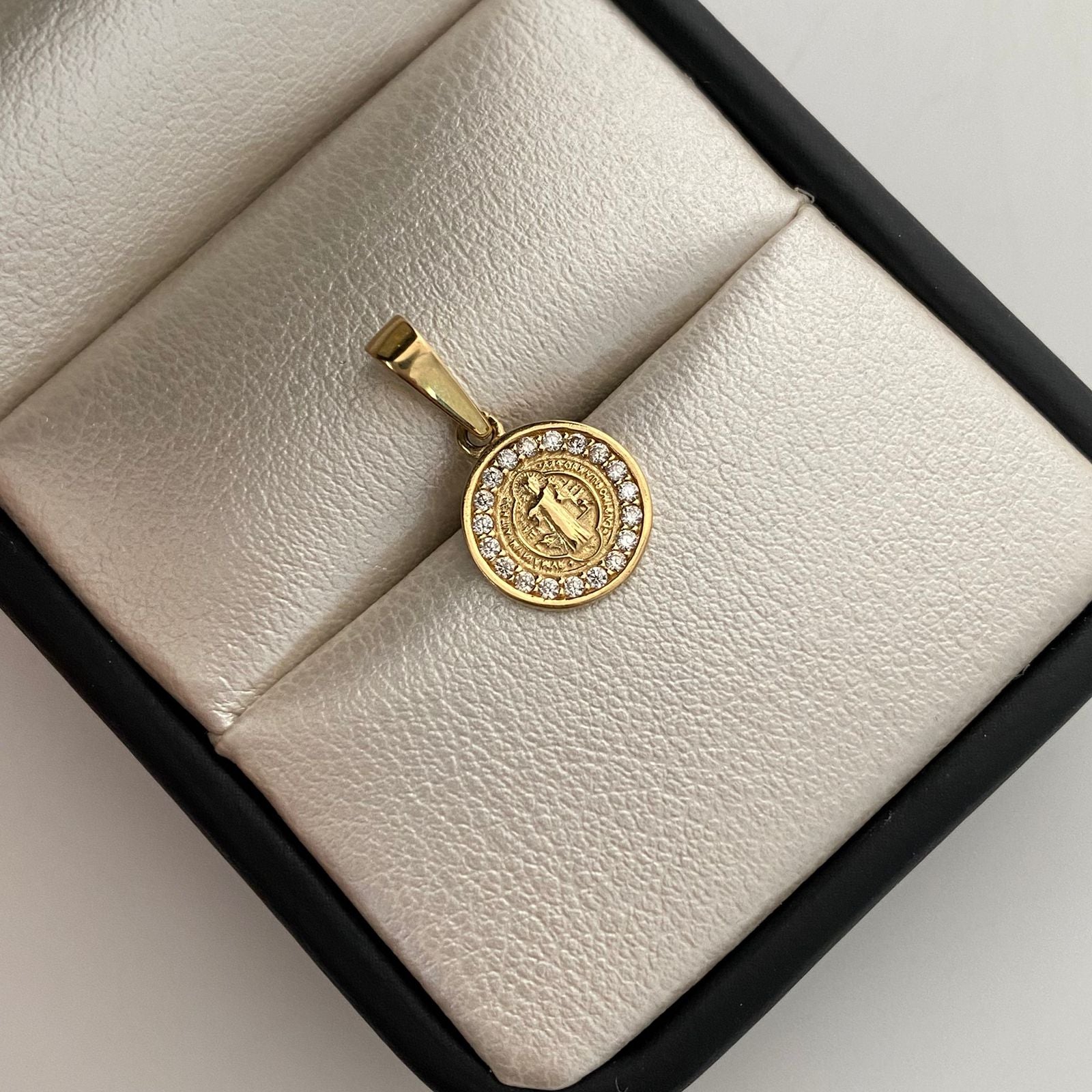Dije It san benito circones rededor Oro amarillo 18k +3 / 1 Gr / 1,71 Cm
