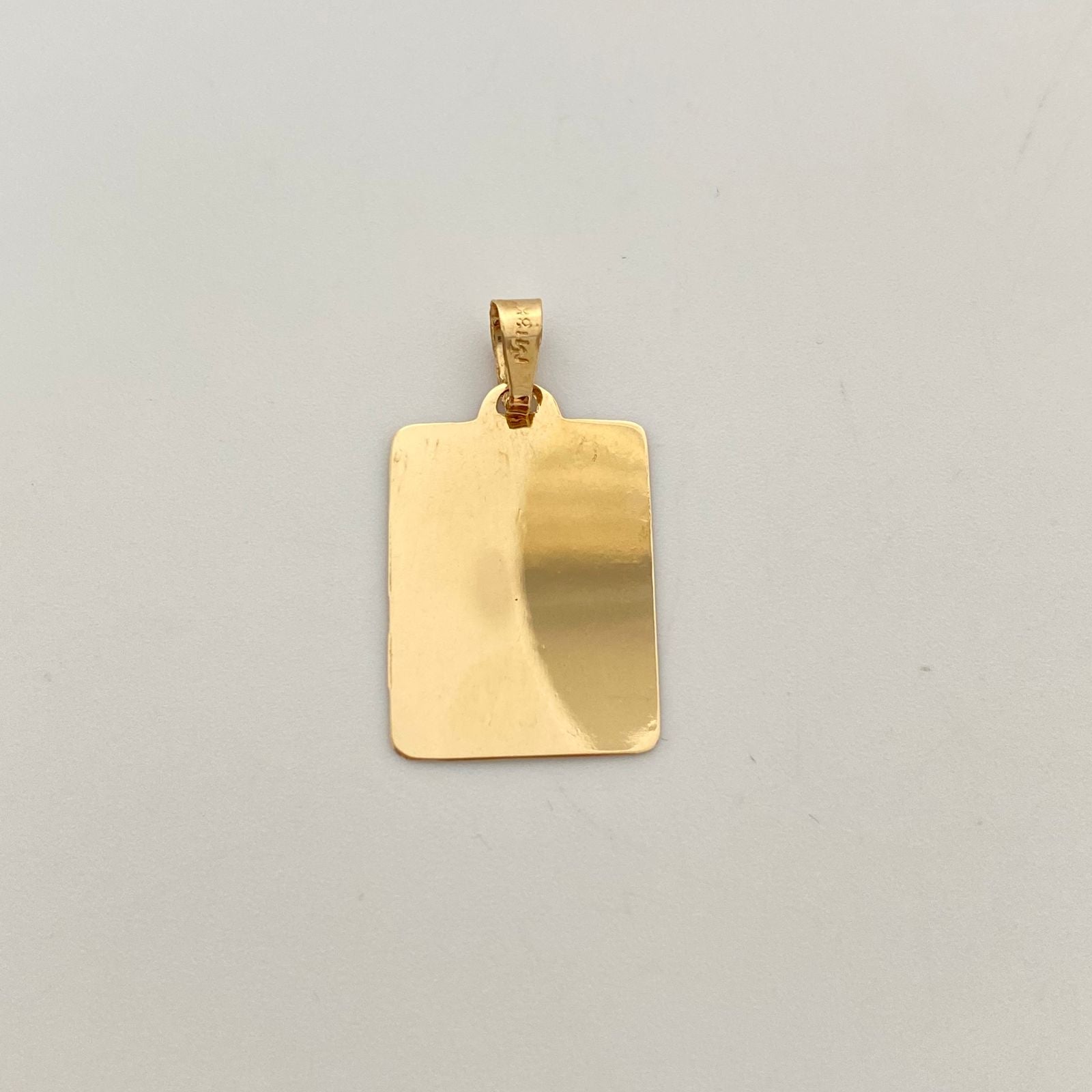 Dije placa cuadrada  Oro amarillo 18k 1,15 Gr / 15,3 mm / 2,8 Cm