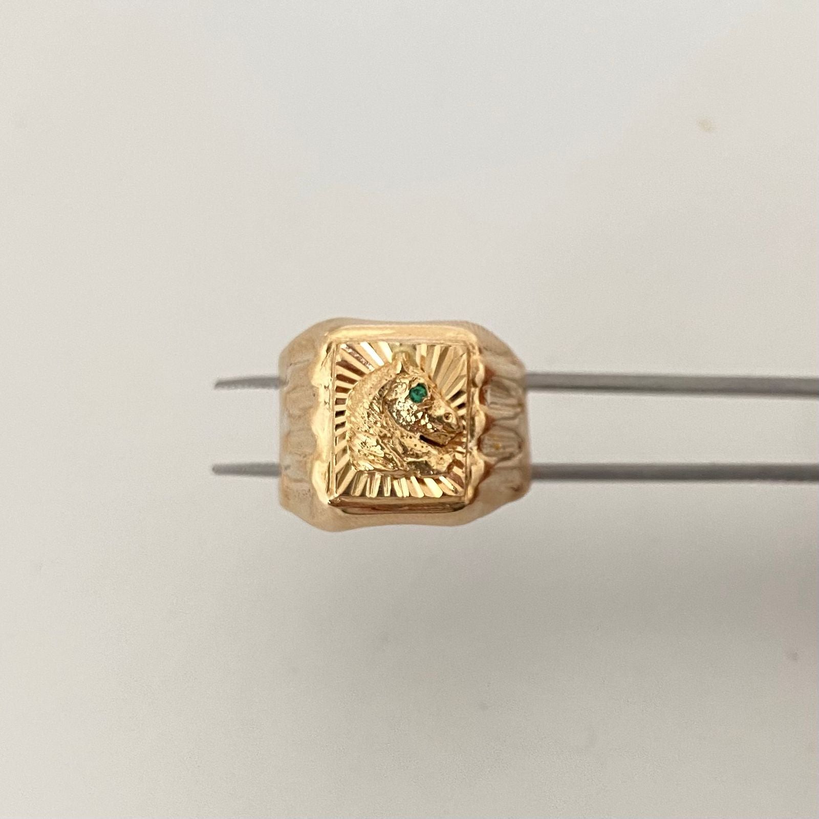 Anillo silueta caballo circon verde Oro amarillo 18k / Talla 11 / 3,75 Gr