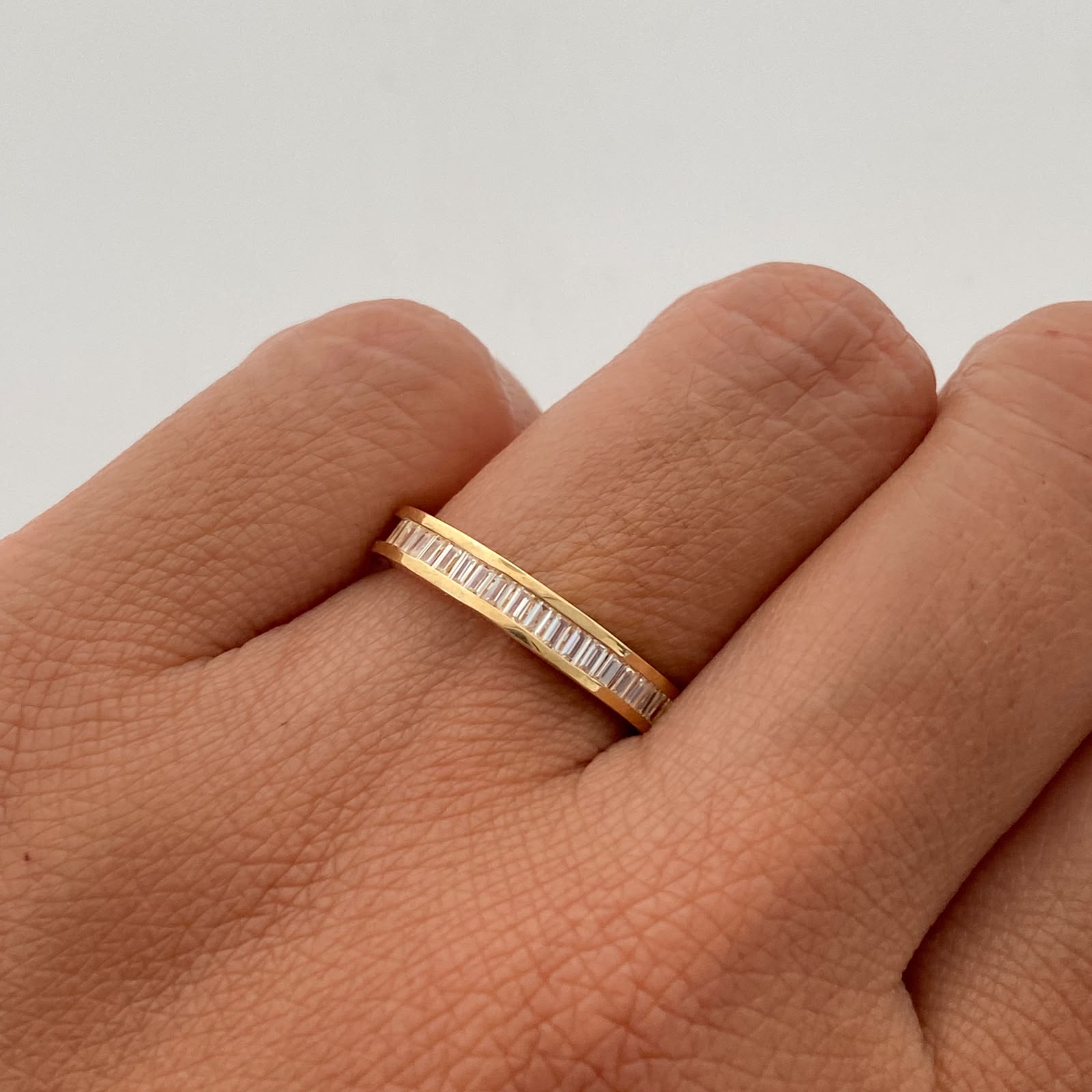 Anillo Fila Circones Oro amarillo 18k / Talla 6 / 2,35 Gr / 3,2 mm