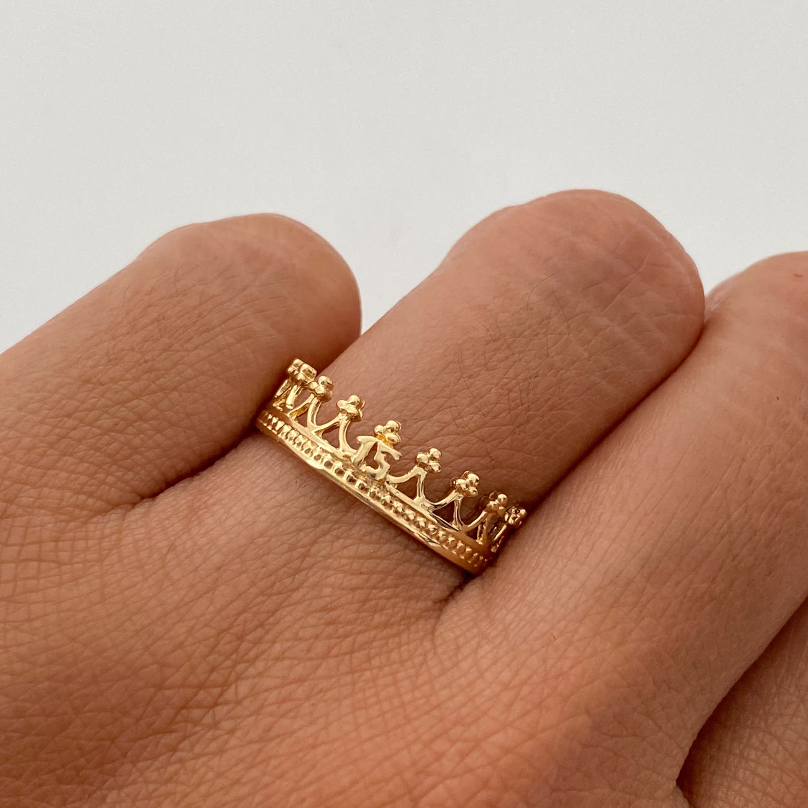 Anillo 15 Corona Oro amarillo 18k / Talla 7 / 1,65 Gr