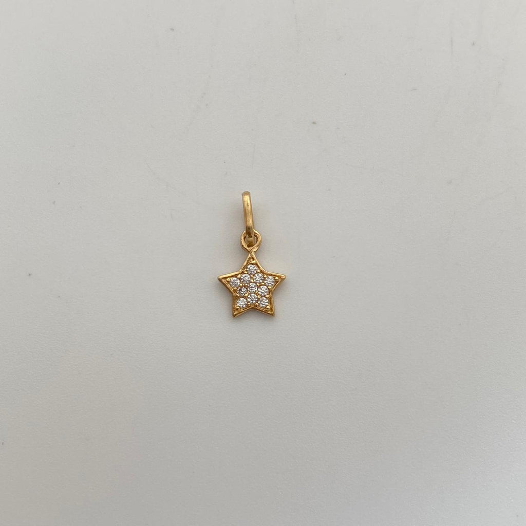 Dije Estrella Casting Oro amarillo 18k 0,6 Gr / 8,5 mm / 1,3 Cm